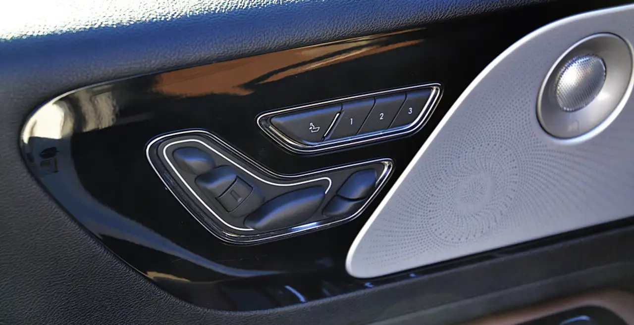 Lincoln Aviator снимка Lincoln Aviator