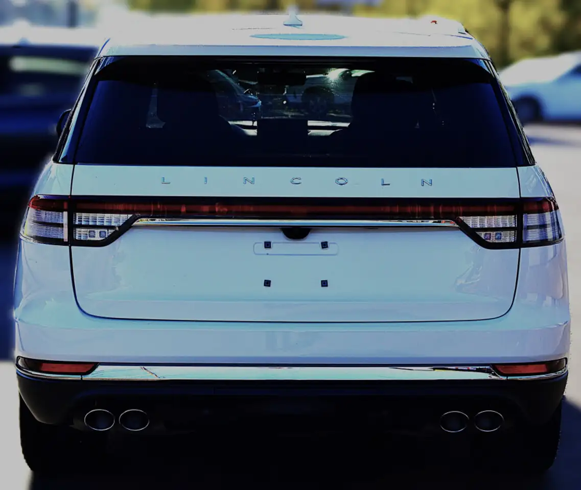 Lincoln Aviator снимка Lincoln Aviator