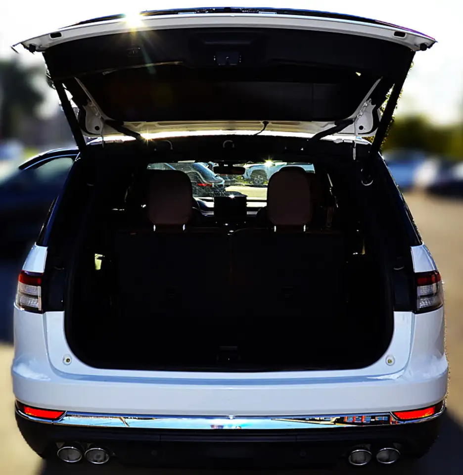 Lincoln Aviator снимка Lincoln Aviator