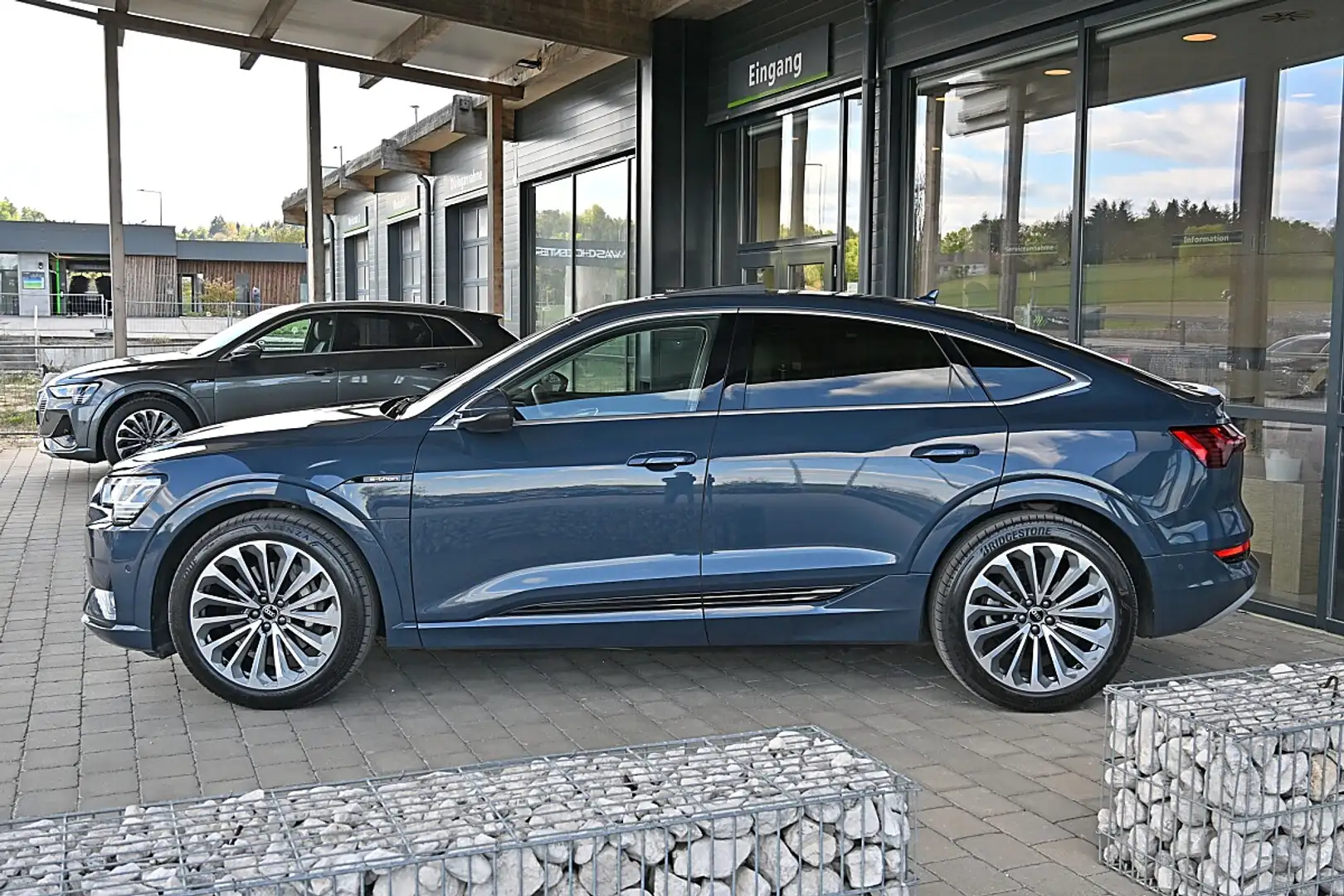Audi e-tron SB 55 quattro 95kWh Advanced MatrixLED, Panoram... Blau - 2