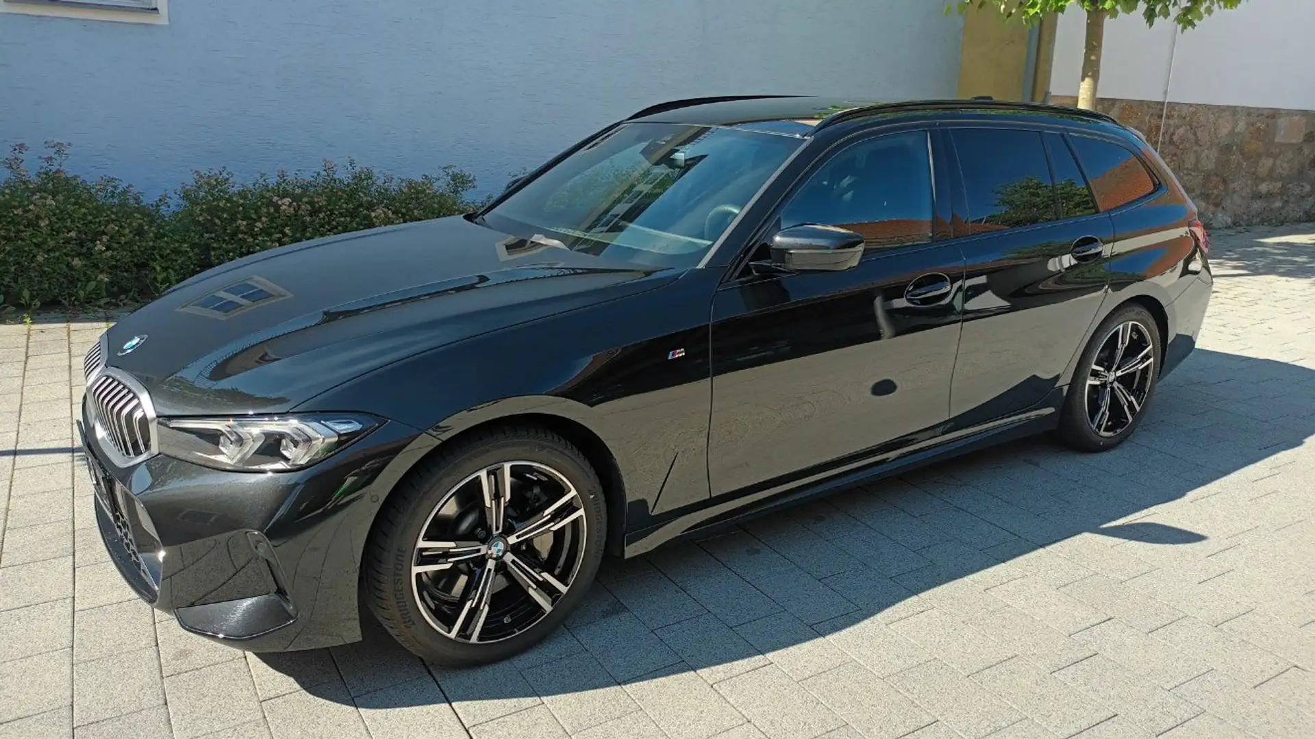 BMW 330 330 i xDrive Touring M Sport AHK Widescr Ambi HiFi Noir - 2