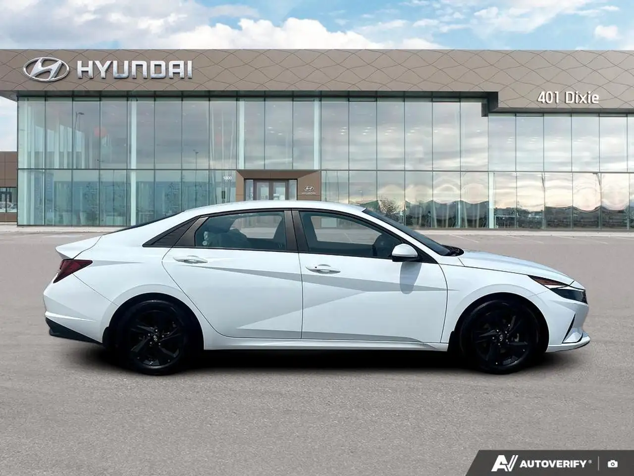 Hyundai ELANTRA fotografie Hyundai ELANTRA