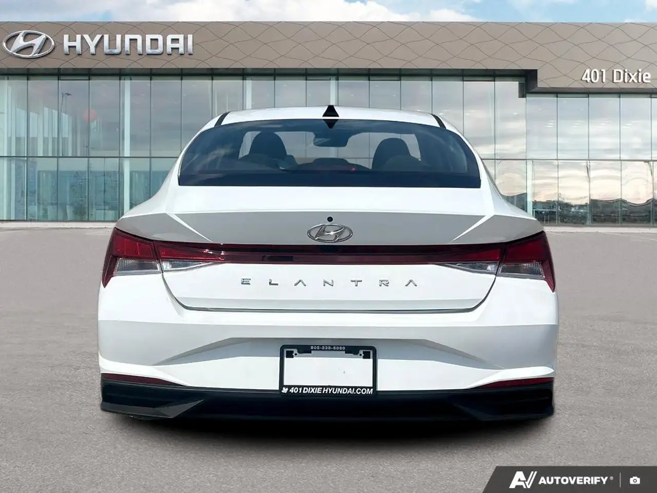 Hyundai ELANTRA fotografie Hyundai ELANTRA