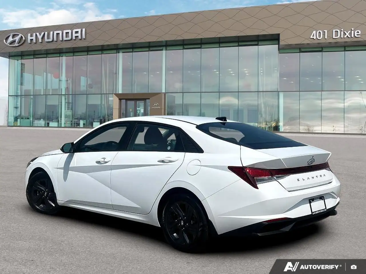 Hyundai ELANTRA fotografie Hyundai ELANTRA