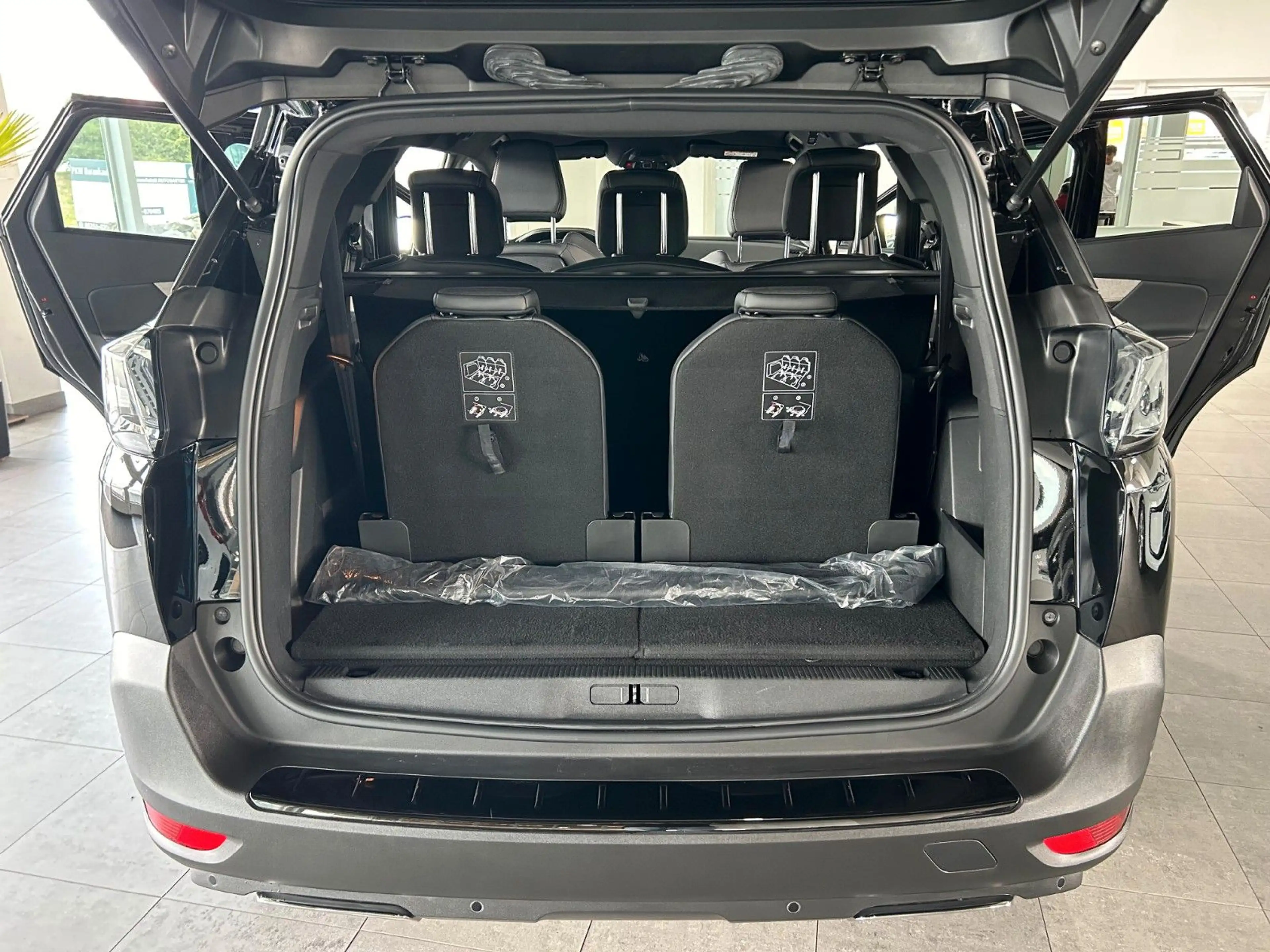 Peugeot 5008 GT 7-Sitze*Leder*Navi*LED* — photo 7