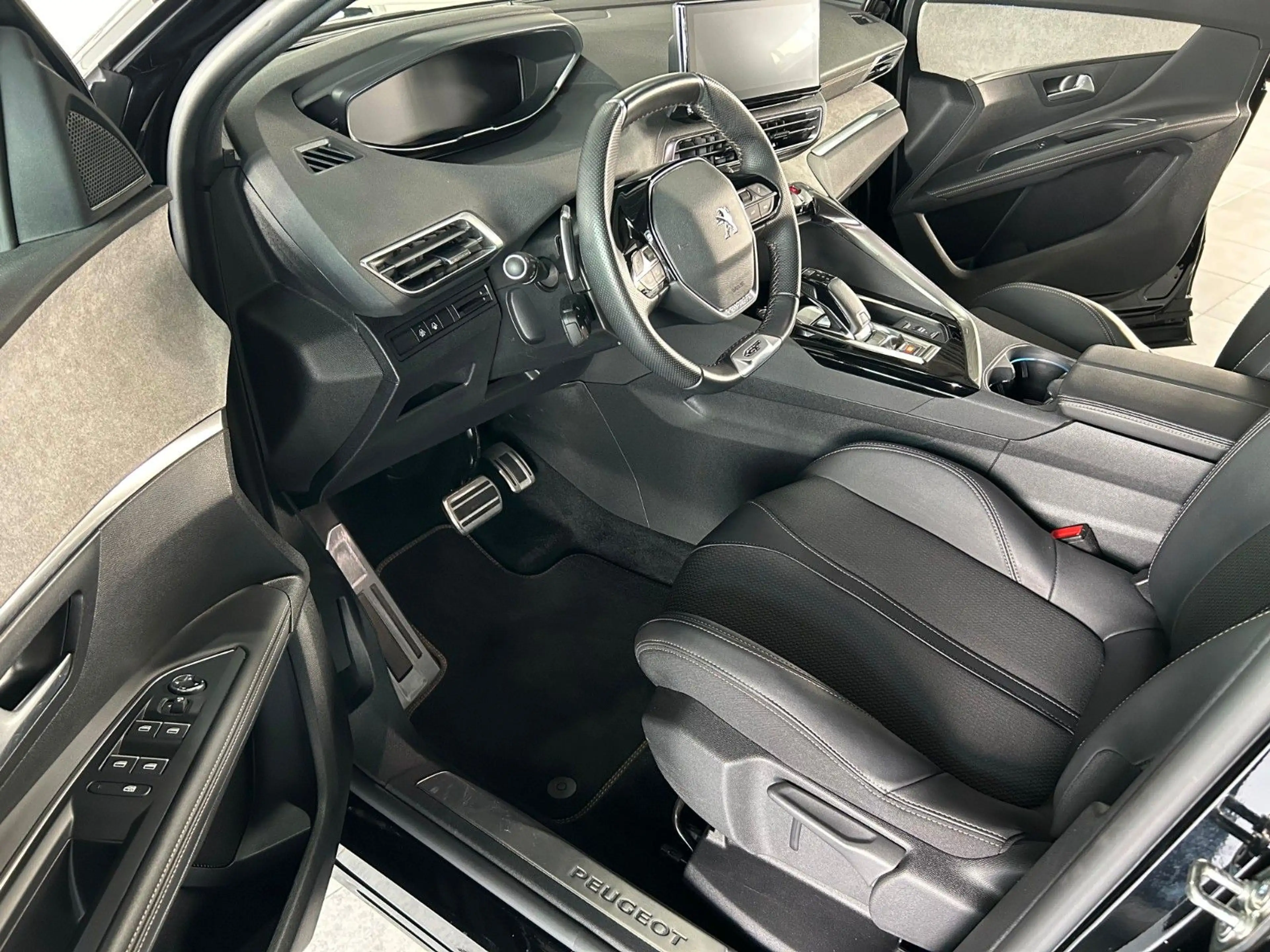 Peugeot 5008 GT 7-Sitze*Leder*Navi*LED* — photo 10
