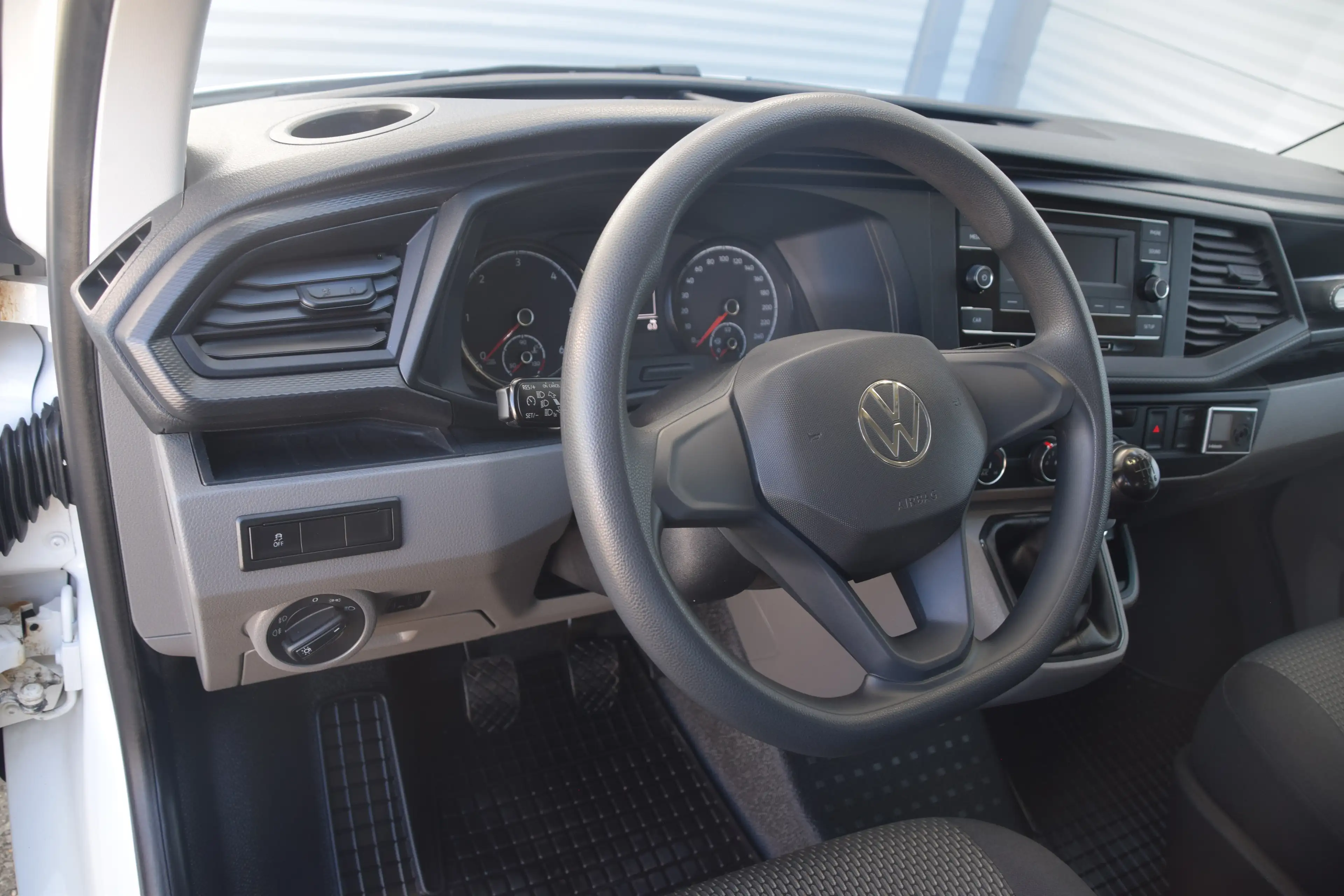 Volkswagen T6.1 Transporter Doka-Kasten KR 2,0 TDI 4Motion AHK / NETTO... — photo 10