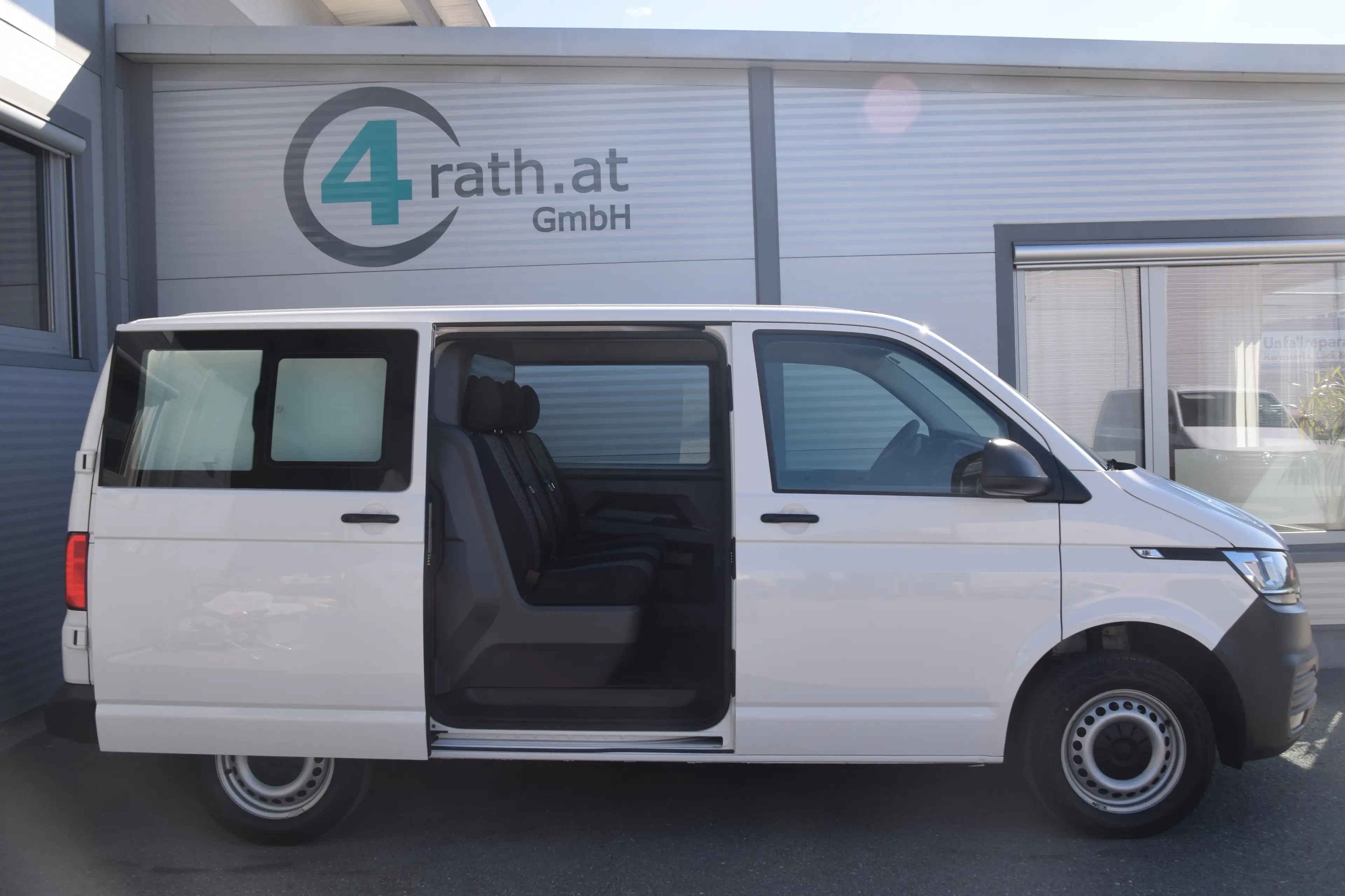 Volkswagen T6.1 Transporter Doka-Kasten KR 2,0 TDI 4Motion AHK / NETTO... — photo 7