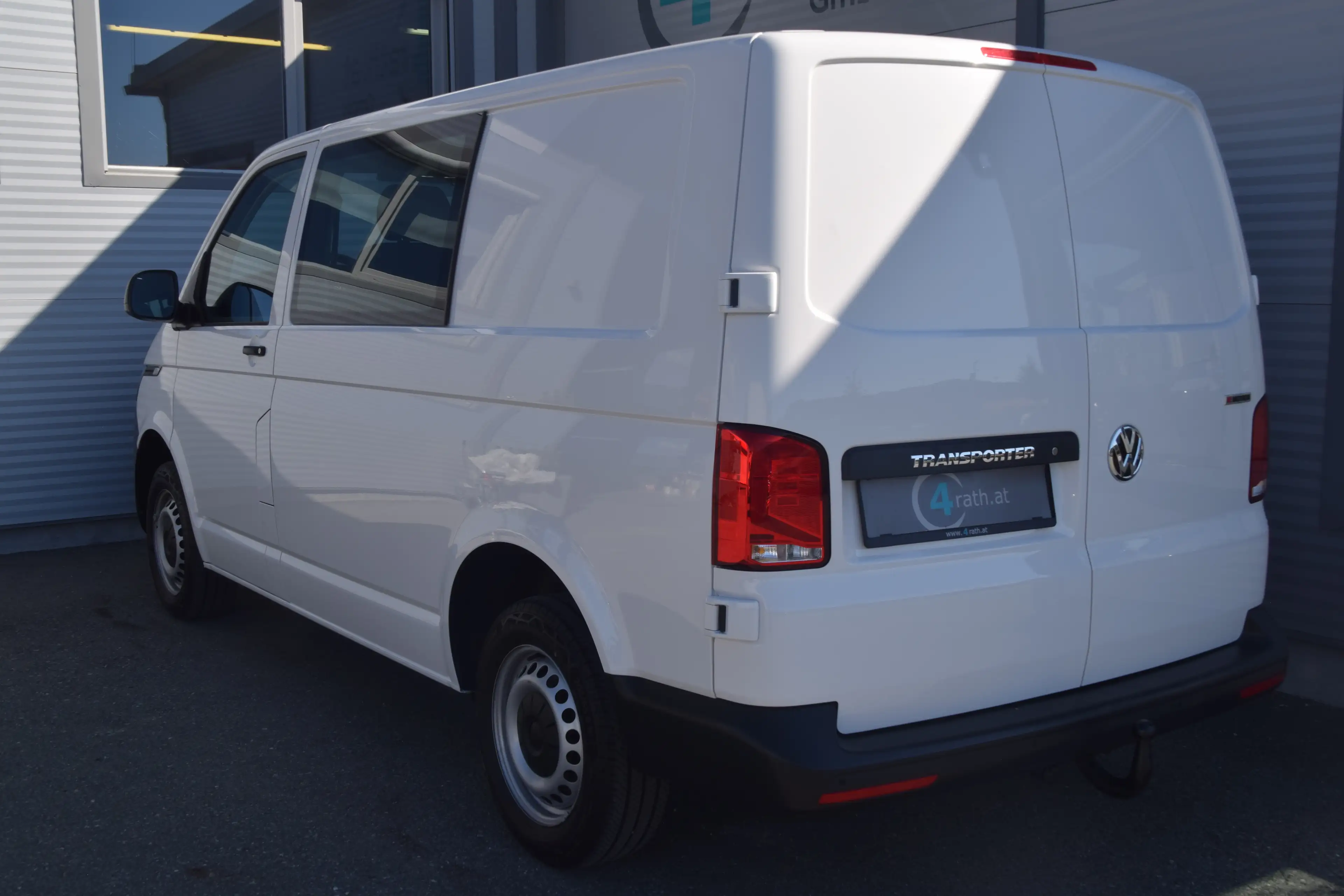Volkswagen T6.1 Transporter Doka-Kasten KR 2,0 TDI 4Motion AHK / NETTO... — photo 4