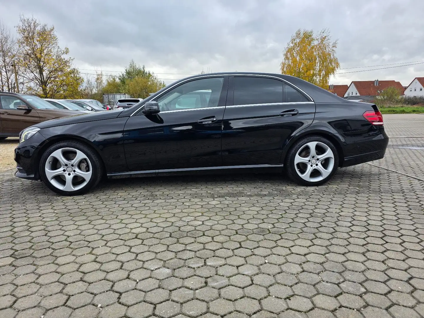 Mercedes-Benz E 350 E -Klasse Lim. E 350 BlueTec 4Matic Noir - 2