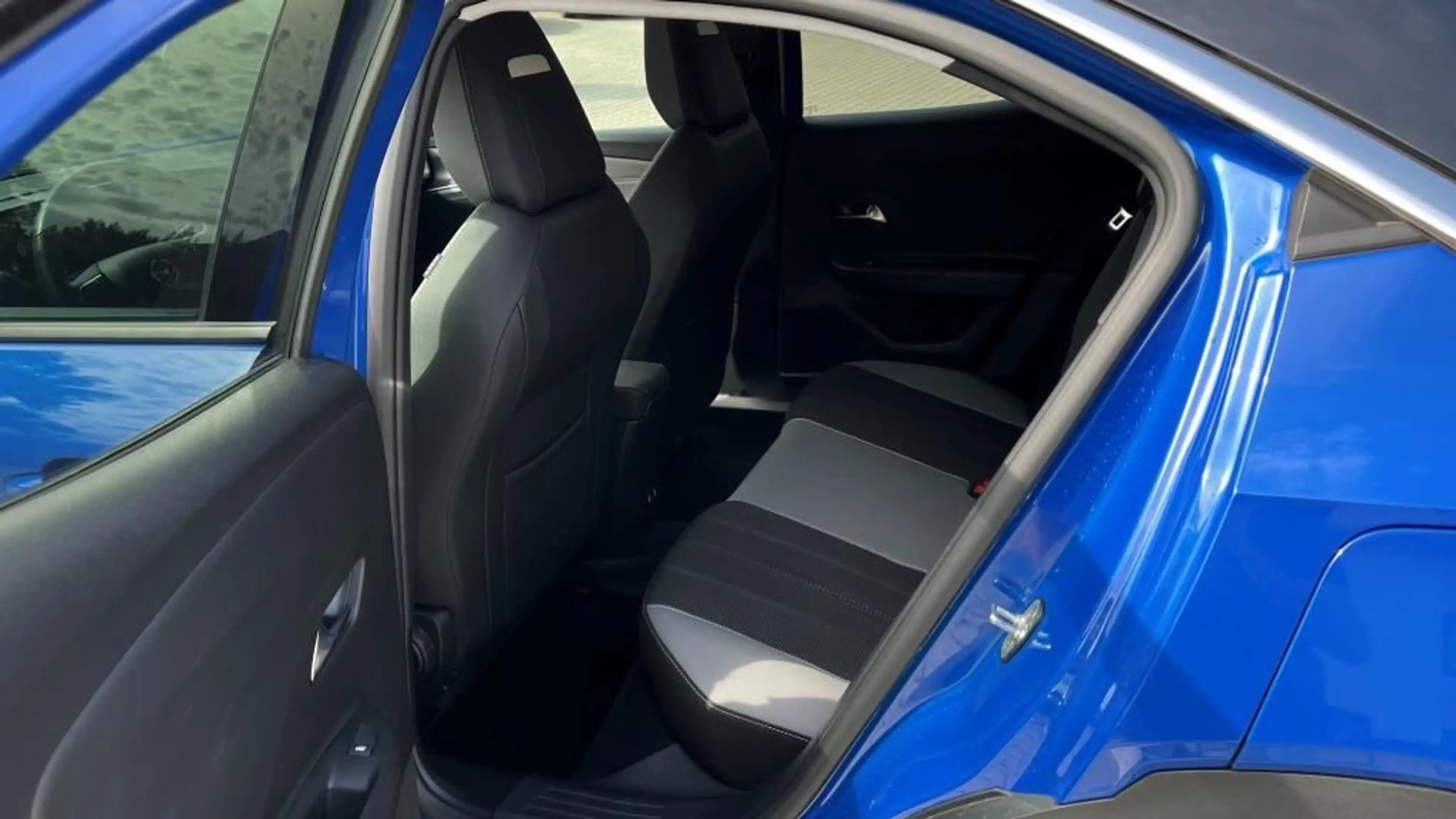 Opel Mokka-E Elegance 136PS SHZ/LHZ/ParkGo — photo 14