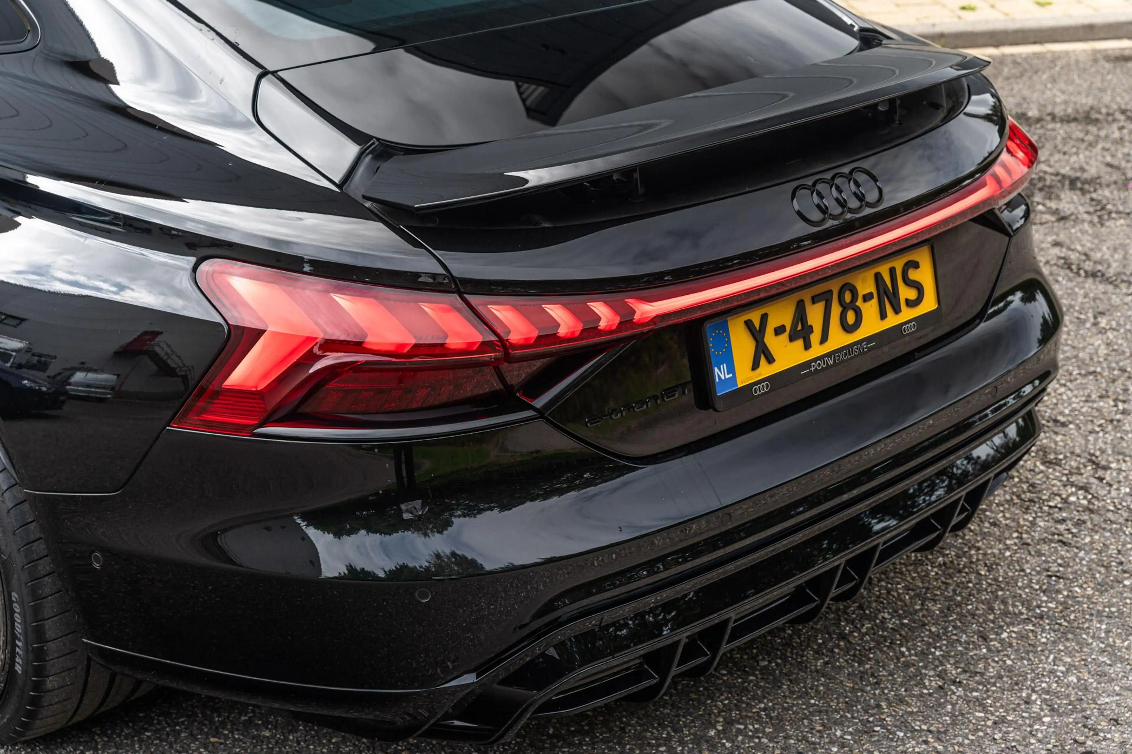Audi e-tron GT 476pk 93 kWh | Luchtvering | Leder | B&O 3D | Keyl — photo 12