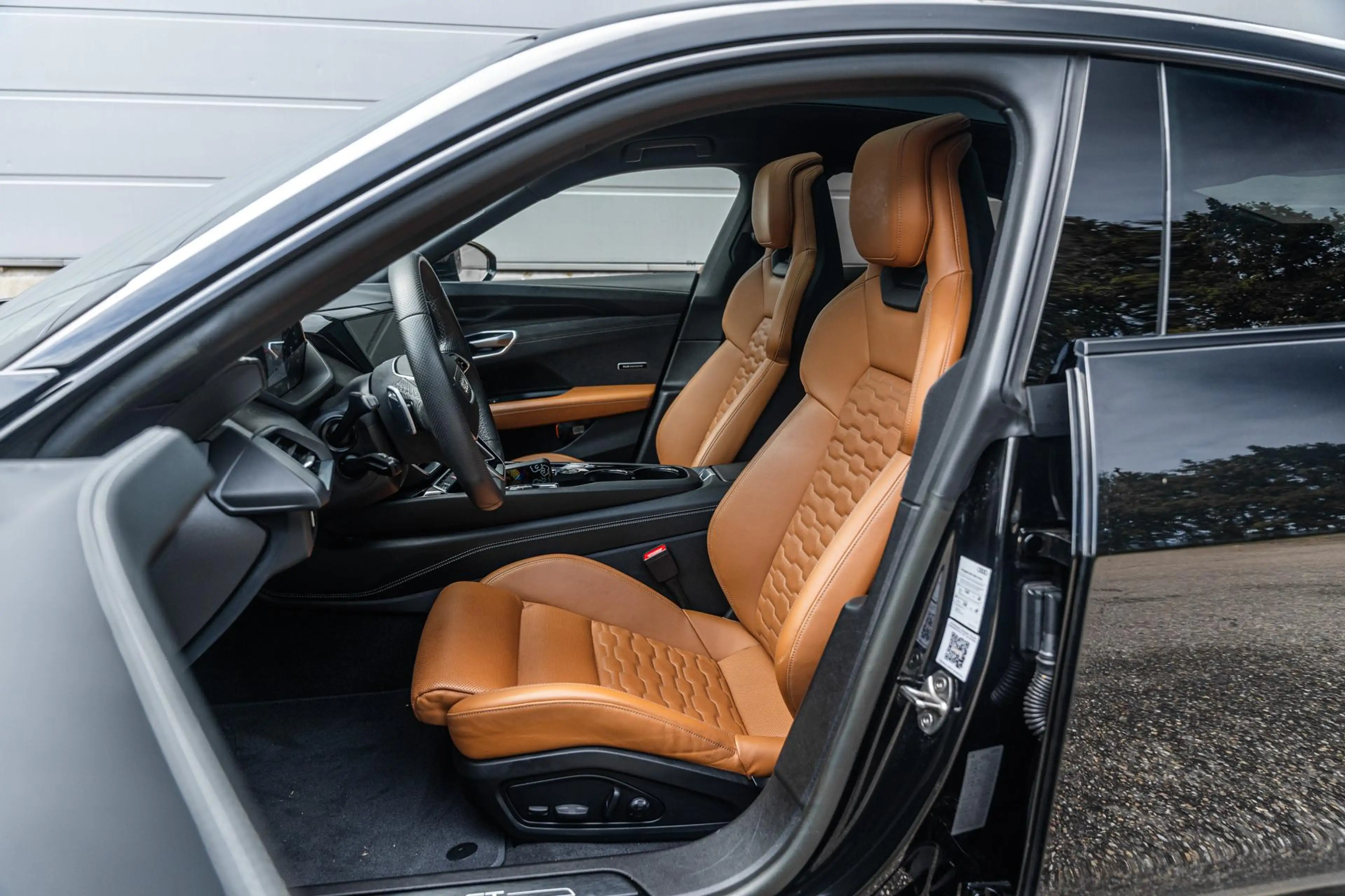 Audi e-tron GT 476pk 93 kWh | Luchtvering | Leder | B&O 3D | Keyl — photo 4