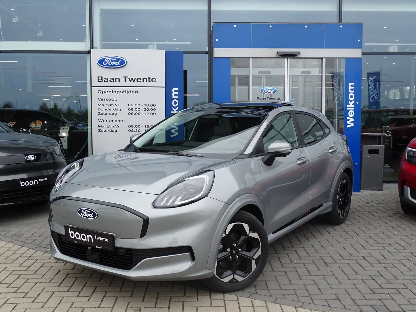 Ford Puma Gen-E Premium 44 kWh | Panoramadak | Winterpack | Zilver - 2