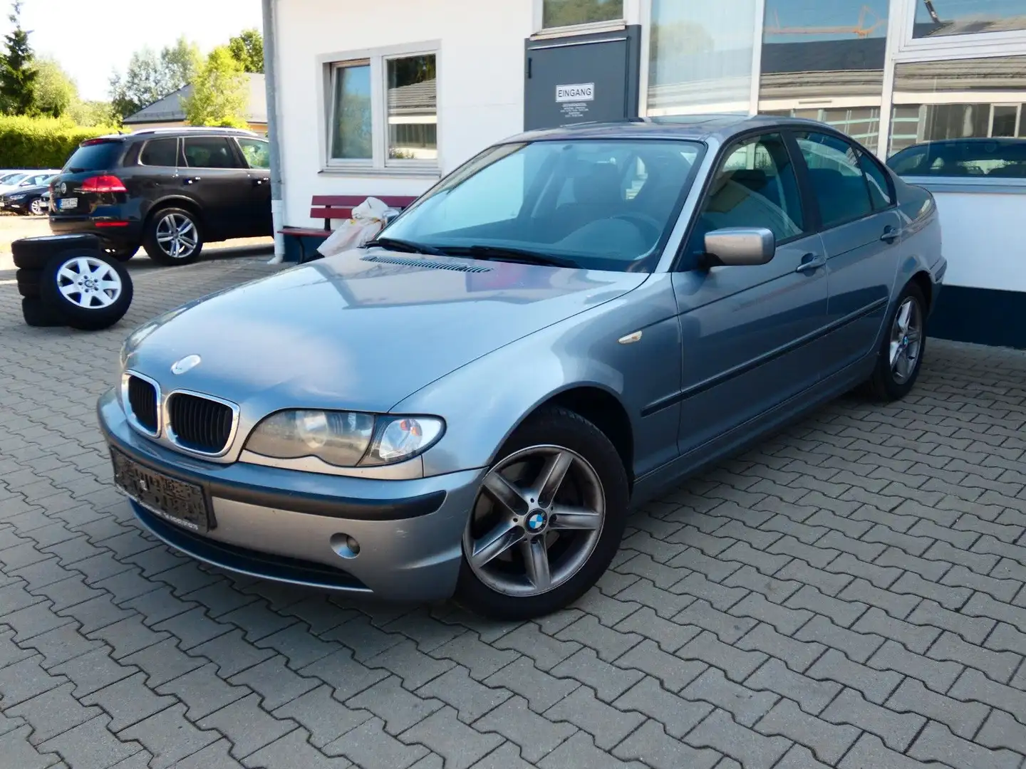 BMW 320 d Lim., Klimaaut,Tempomat,Schiebedach Grau - 1