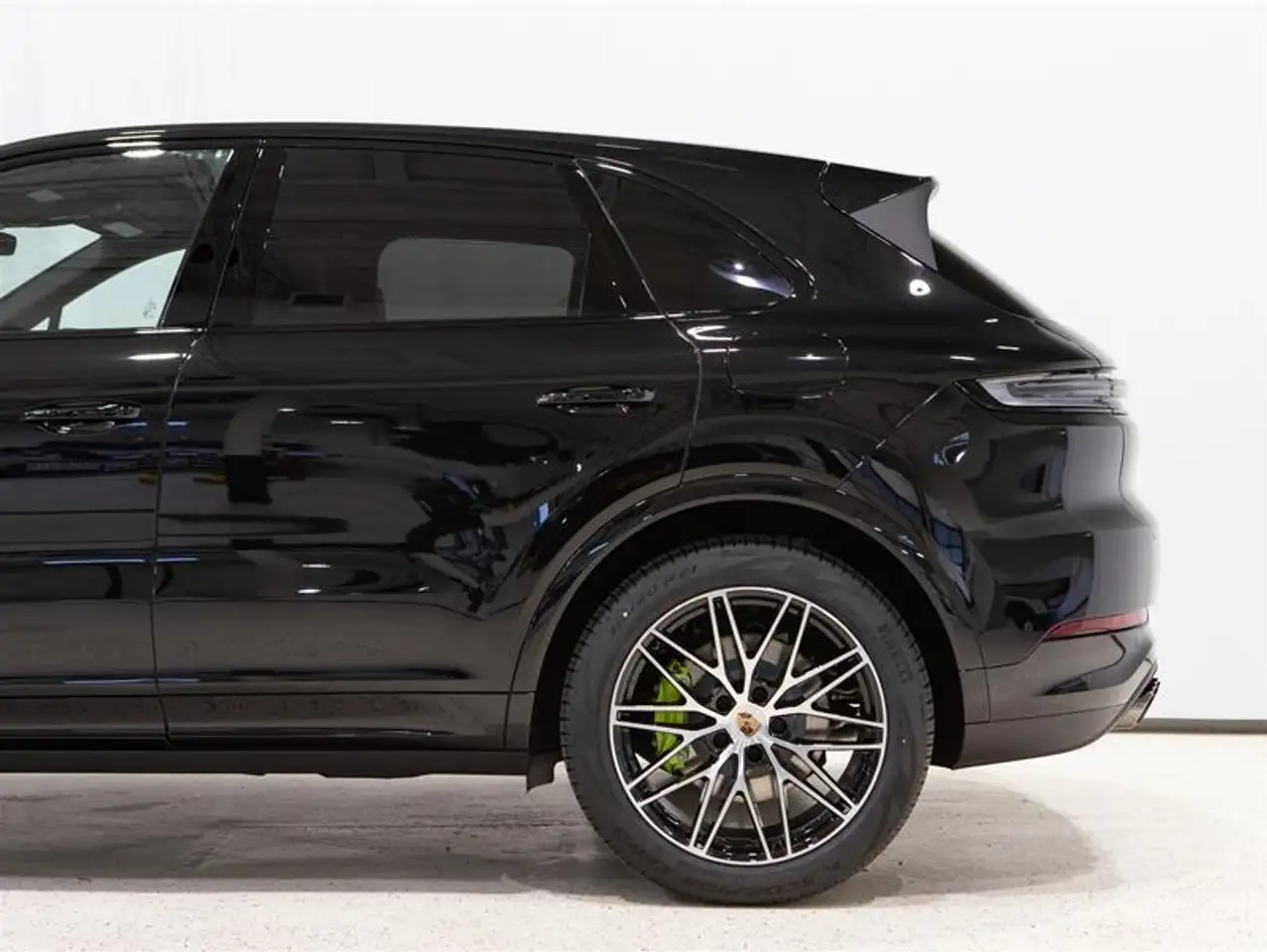 Porsche Cayenne снимка Porsche Cayenne