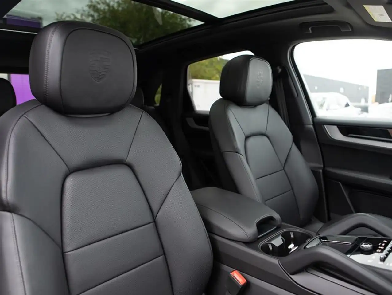 Porsche Cayenne снимка Porsche Cayenne