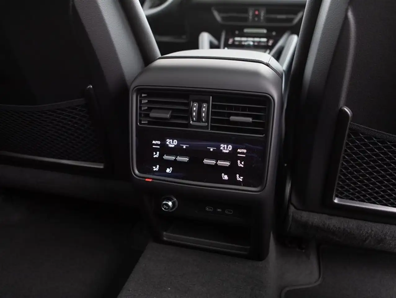 Porsche Cayenne снимка Porsche Cayenne