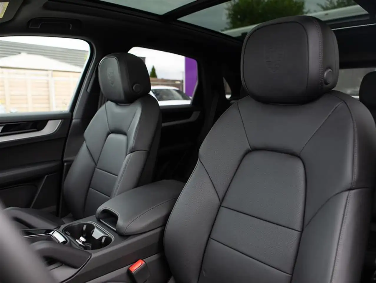 Porsche Cayenne снимка Porsche Cayenne