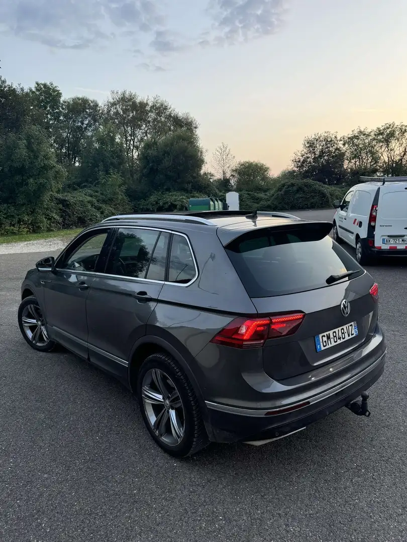Volkswagen Tiguan 2.0 Bi-TDI 240 DSG7 4Motion Black R-Line Gris - 2