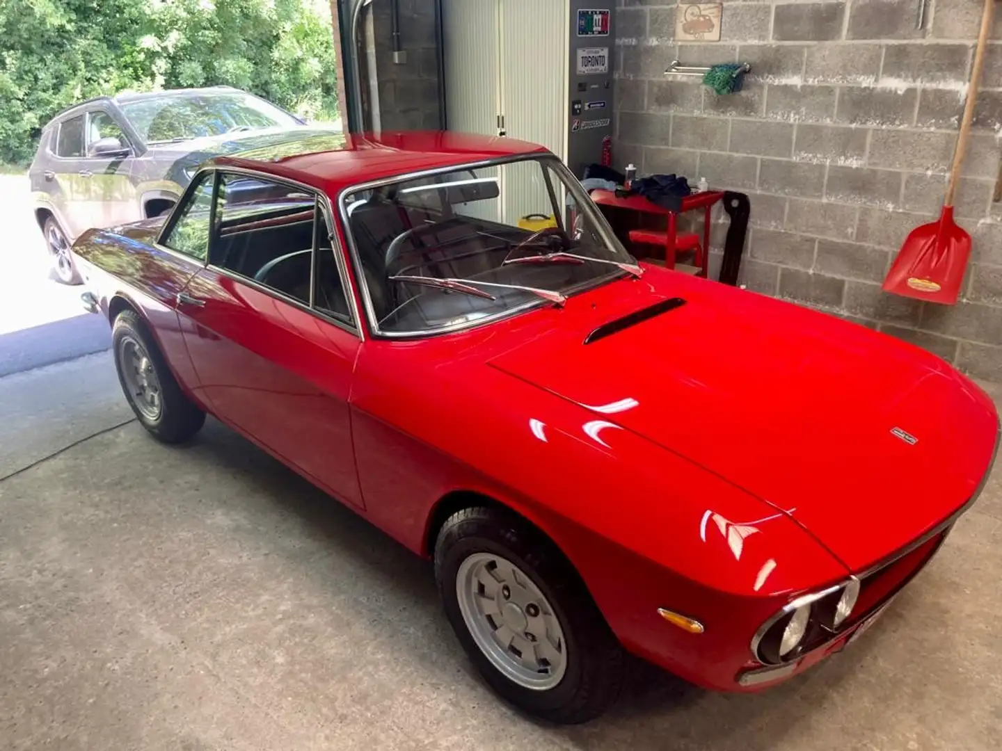 Lancia Fulvia Rood - 1