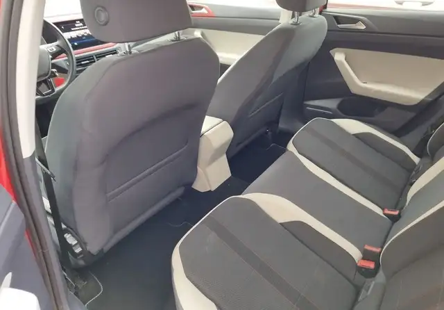 Volkswagen Polo view 9