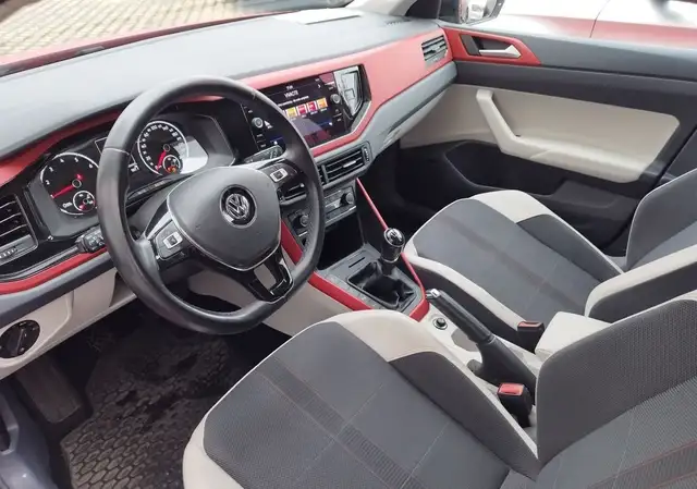 Volkswagen Polo view 10
