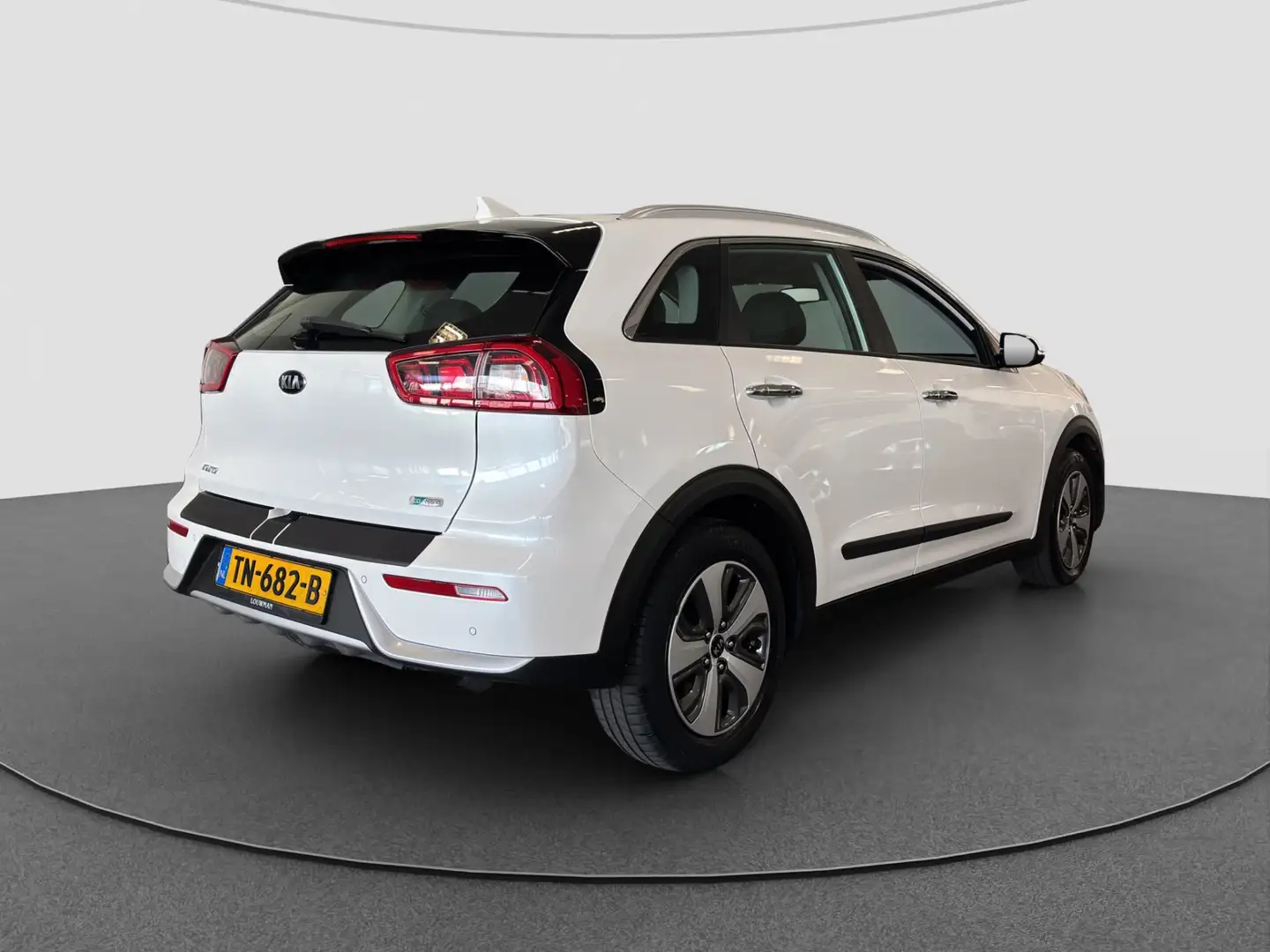 Kia Niro 1.6 GDi Hybrid DynamicLine | Airco Aut. | Parkeers Wit - 2