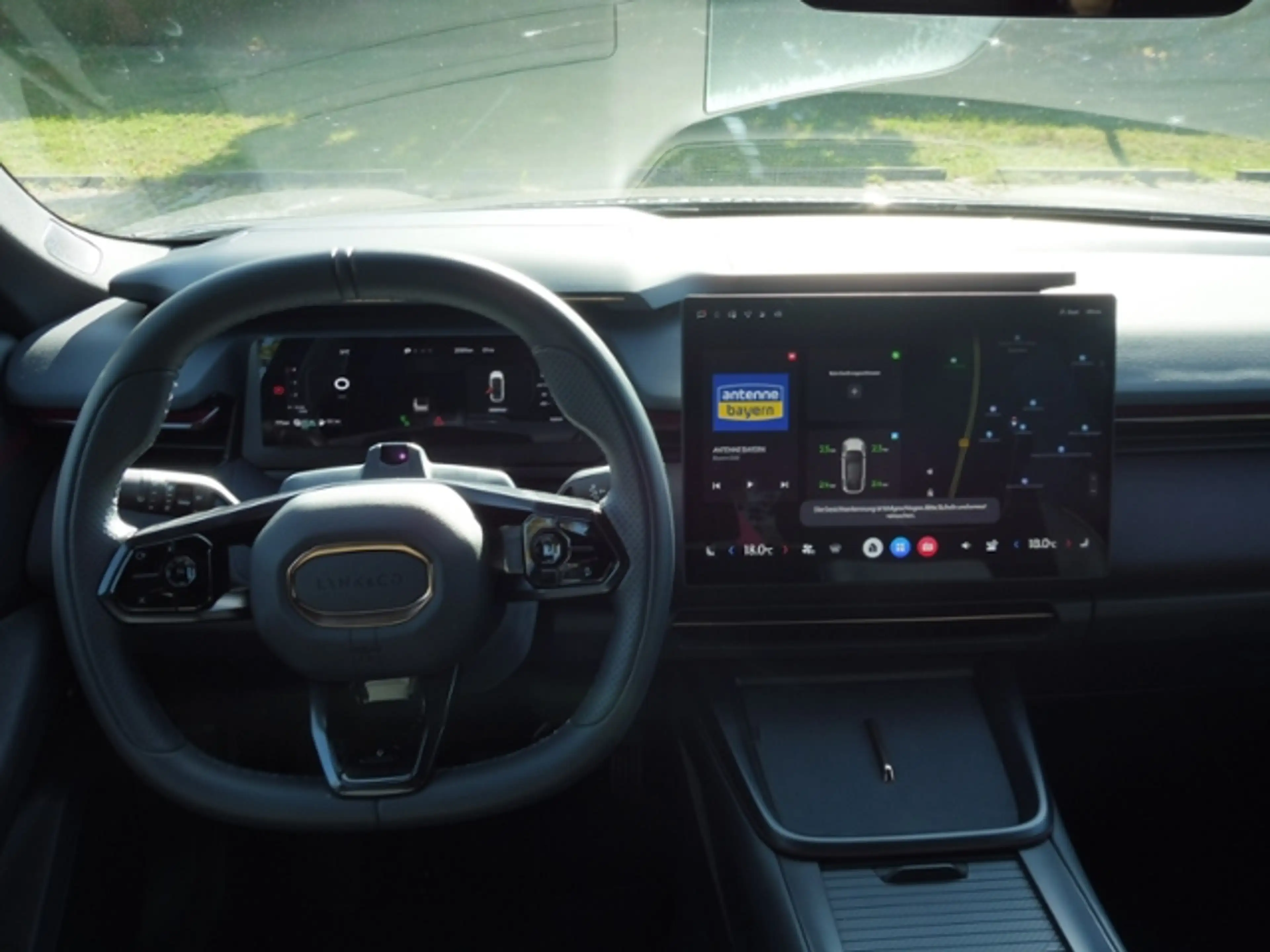 Lynk & Co 08 1.5 T PHEV 257 kW More — photo 11
