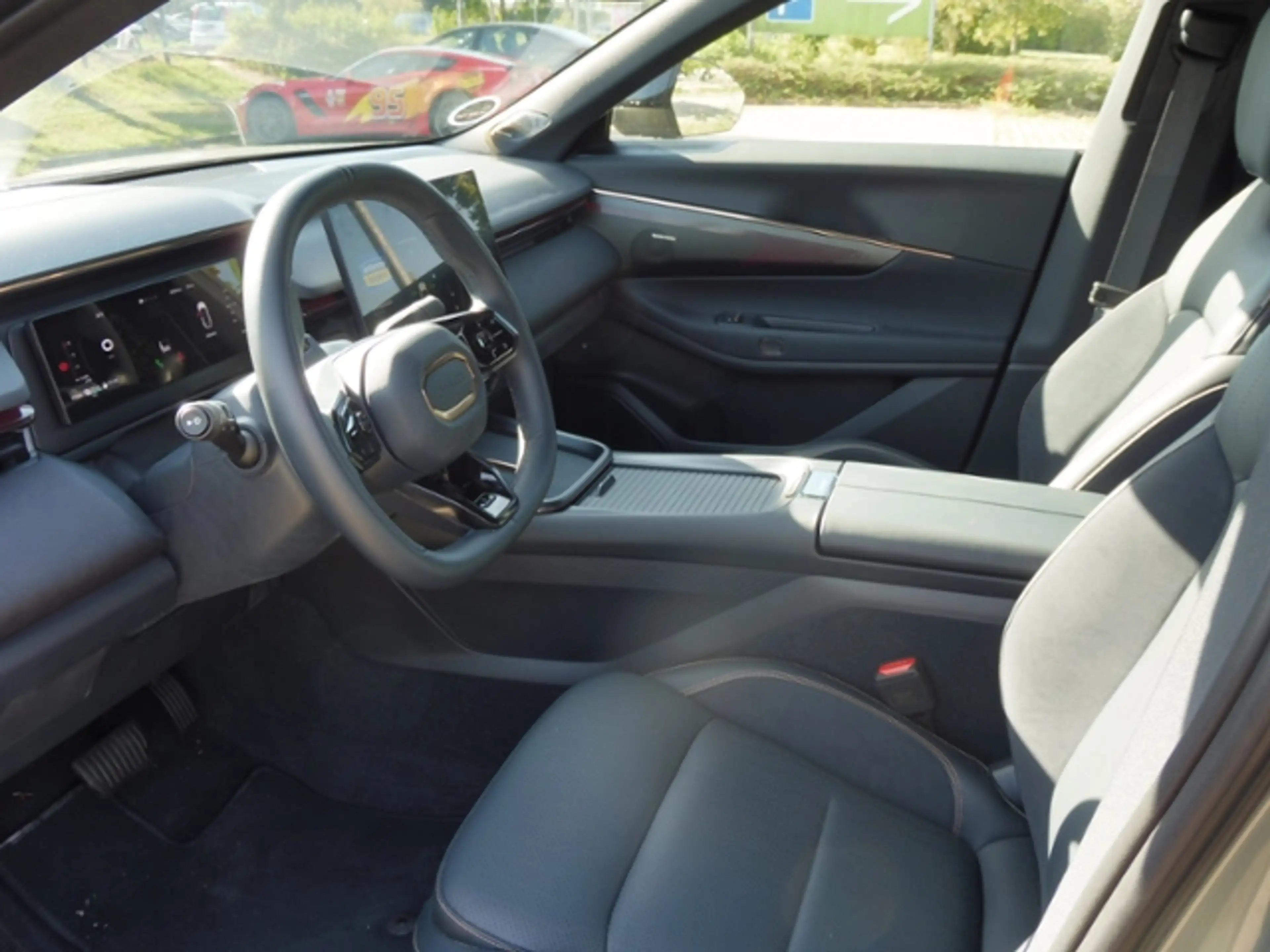 Lynk & Co 08 1.5 T PHEV 257 kW More — photo 12