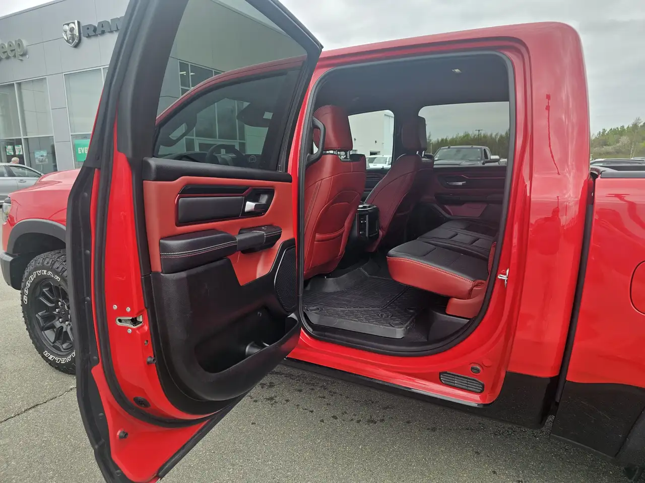 RAM 1500 снимка RAM 1500