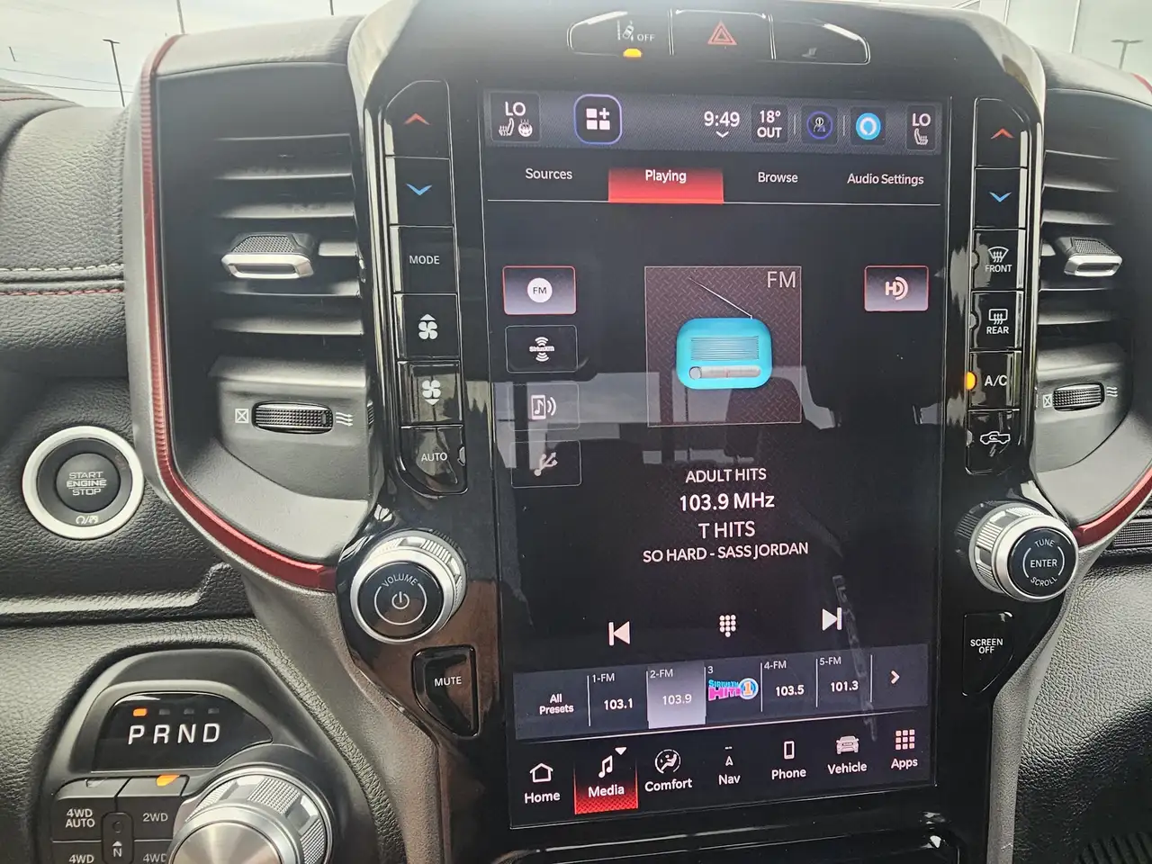 RAM 1500 снимка RAM 1500