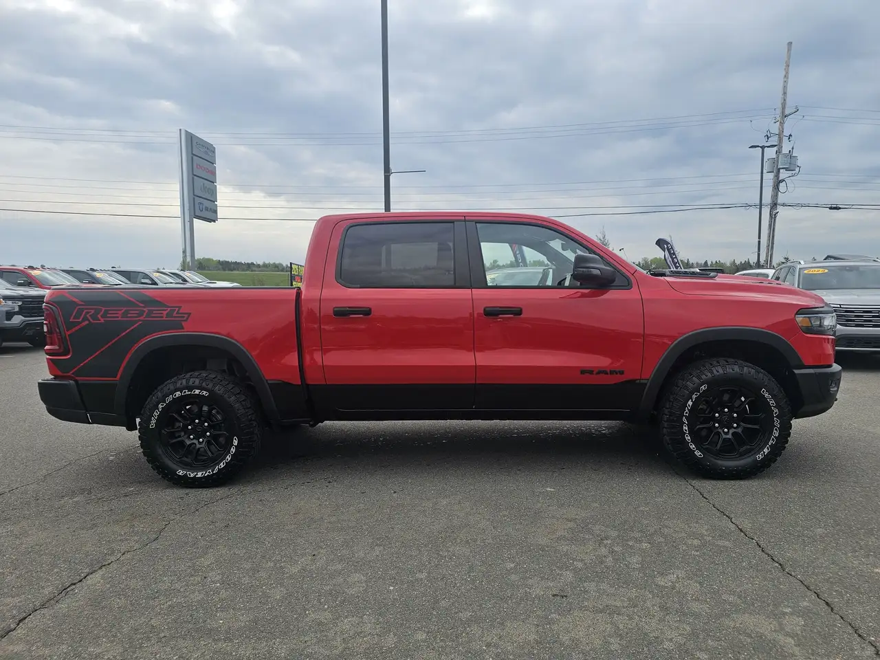 RAM 1500 снимка RAM 1500