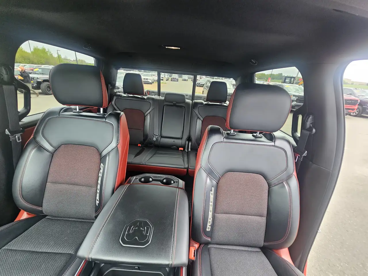 RAM 1500 снимка RAM 1500