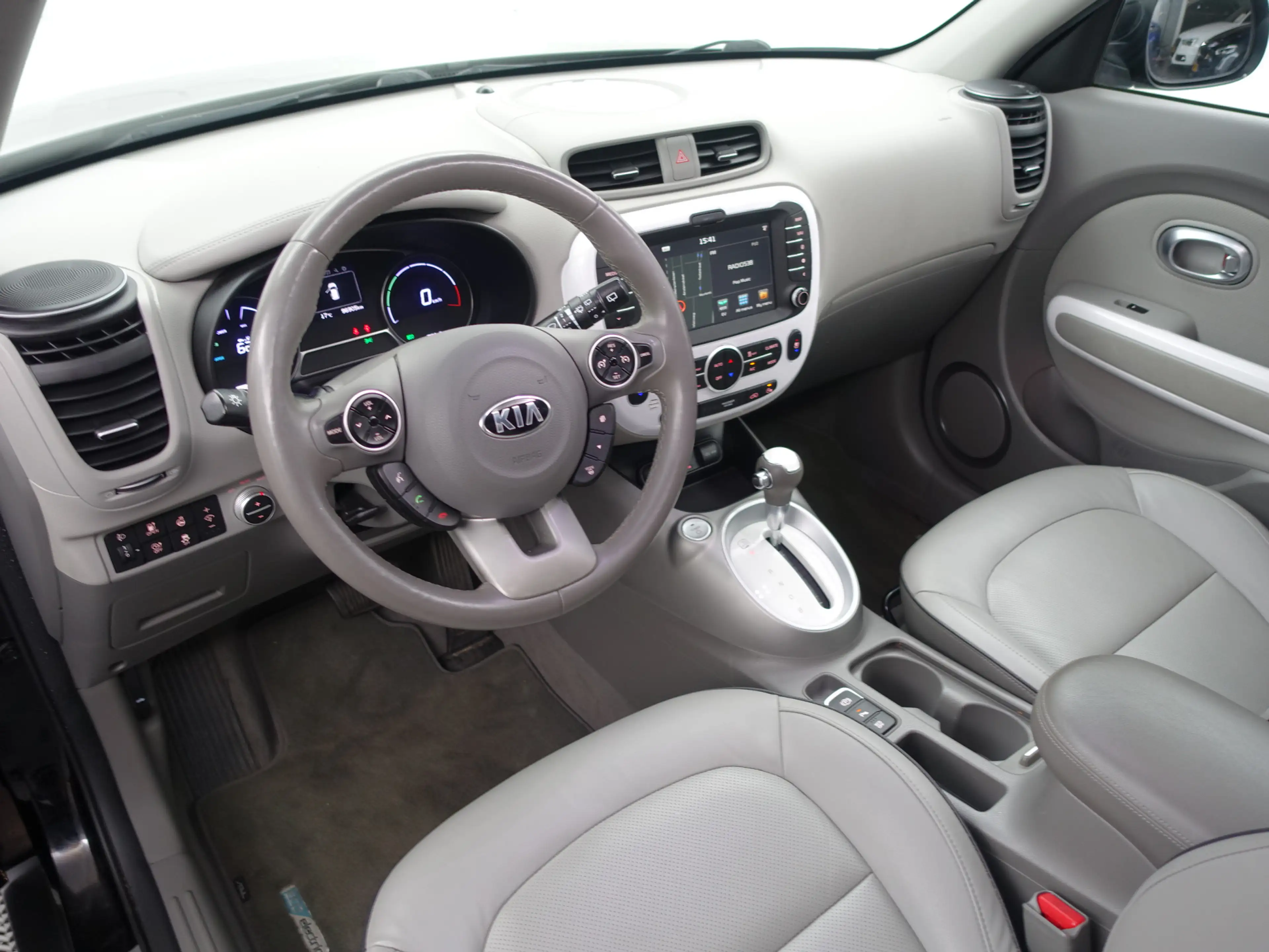 Kia Soul EV ExecutivePlusLine Aut- Panoramadak, Stoelventil — photo 2