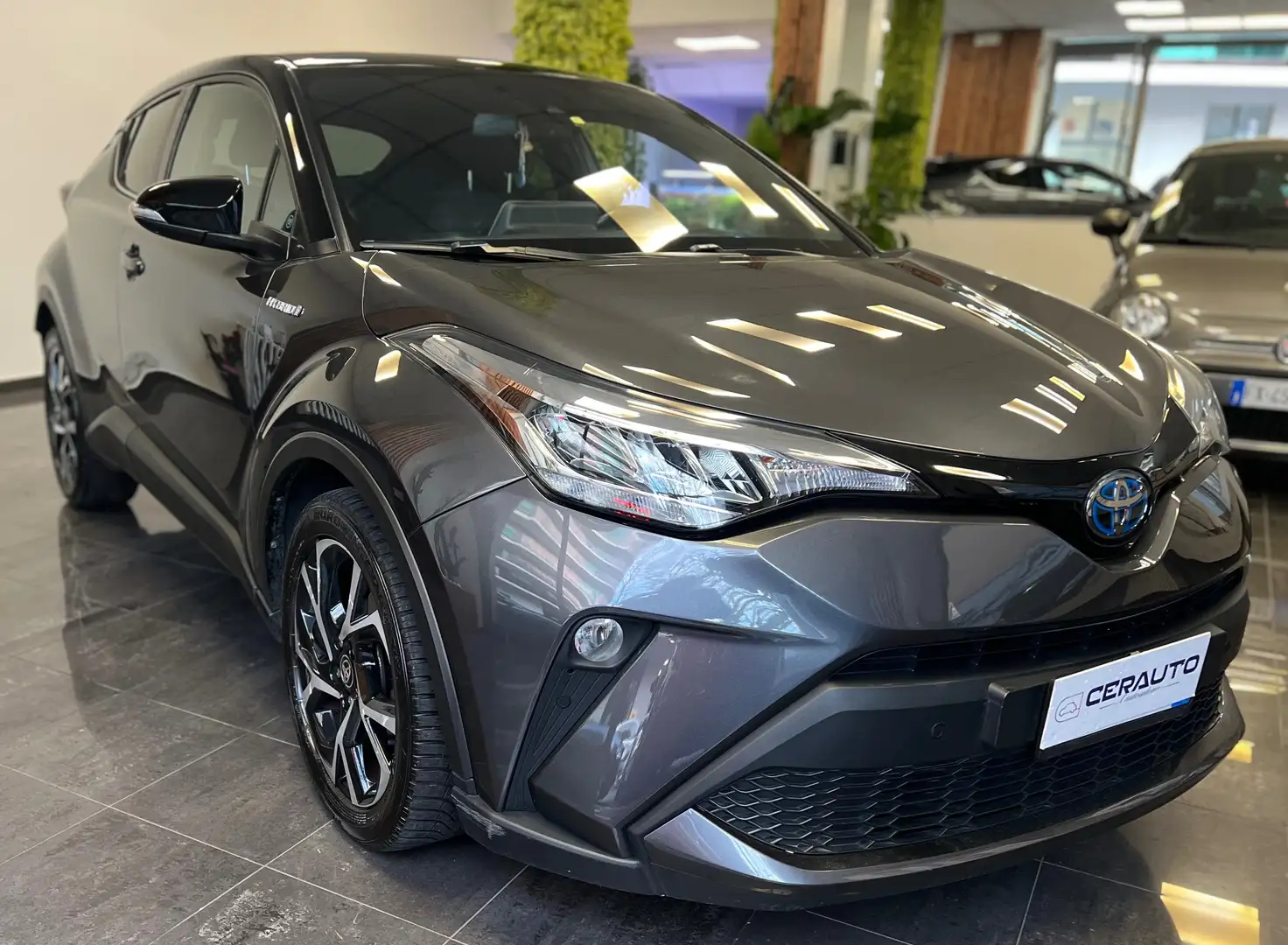 Toyota C-HR C-HR 2.0h Lounge 184cv e-cvt Garanzia 60 mesi Grau - 2