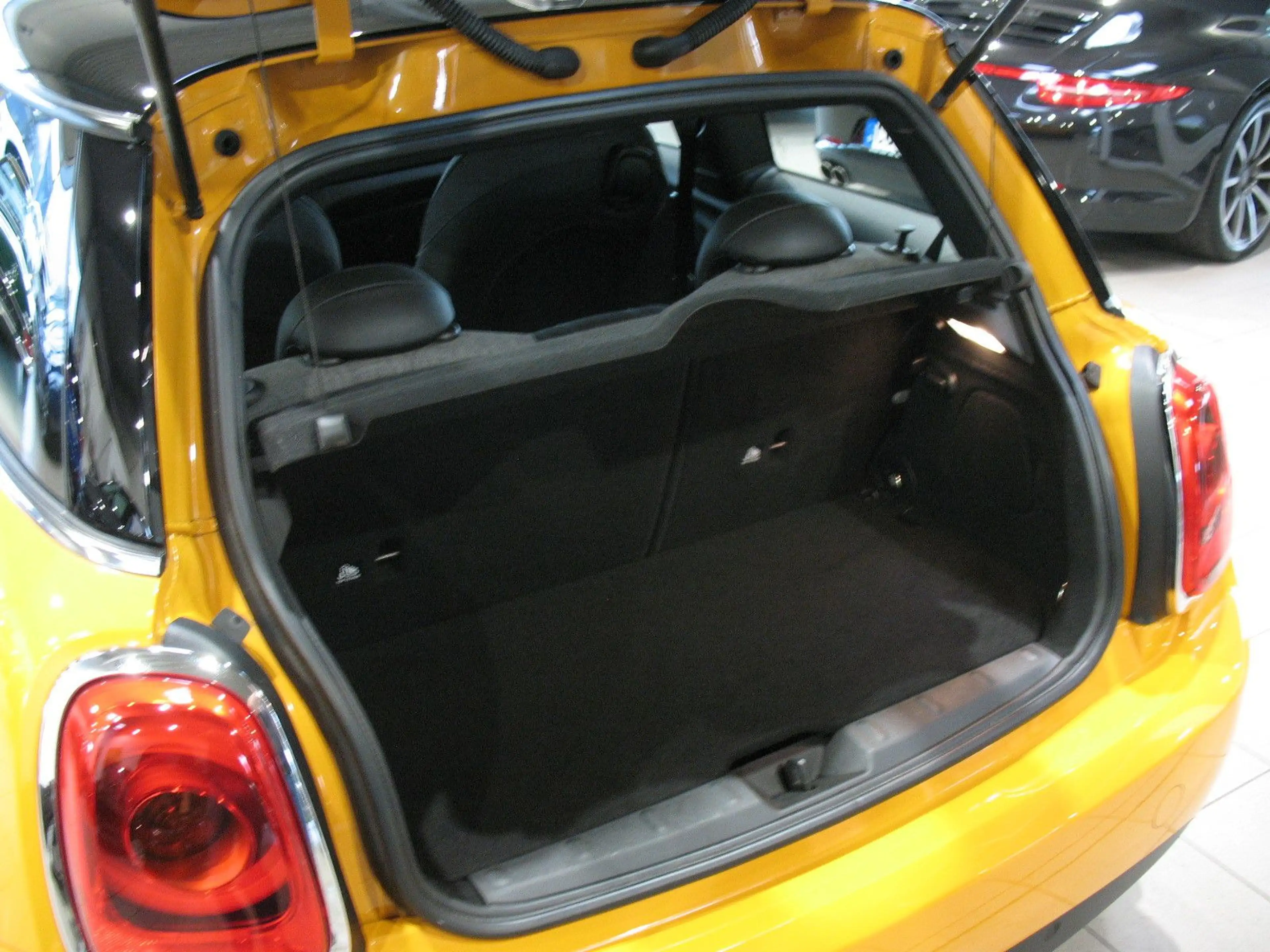 MINI Cooper *LED*NAVI*BLUETOOTH*AUTOMATIK* — photo 6