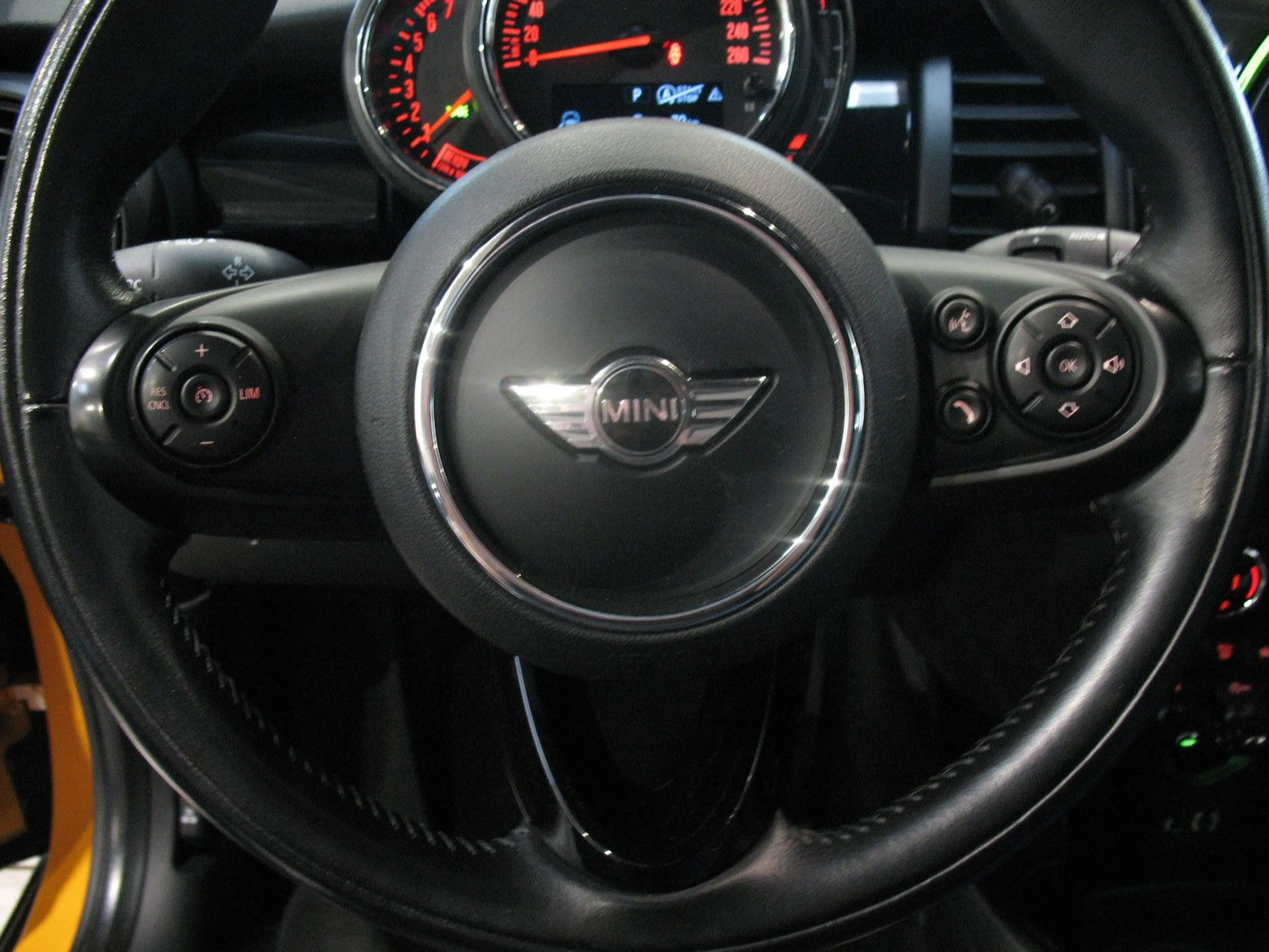 MINI Cooper *LED*NAVI*BLUETOOTH*AUTOMATIK* — photo 13