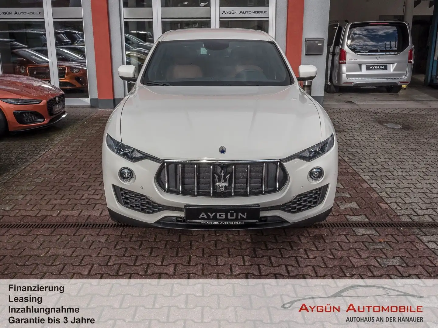 Maserati Levante 3.0 V6 GRANLUSSO*4x4* Weiß - 2