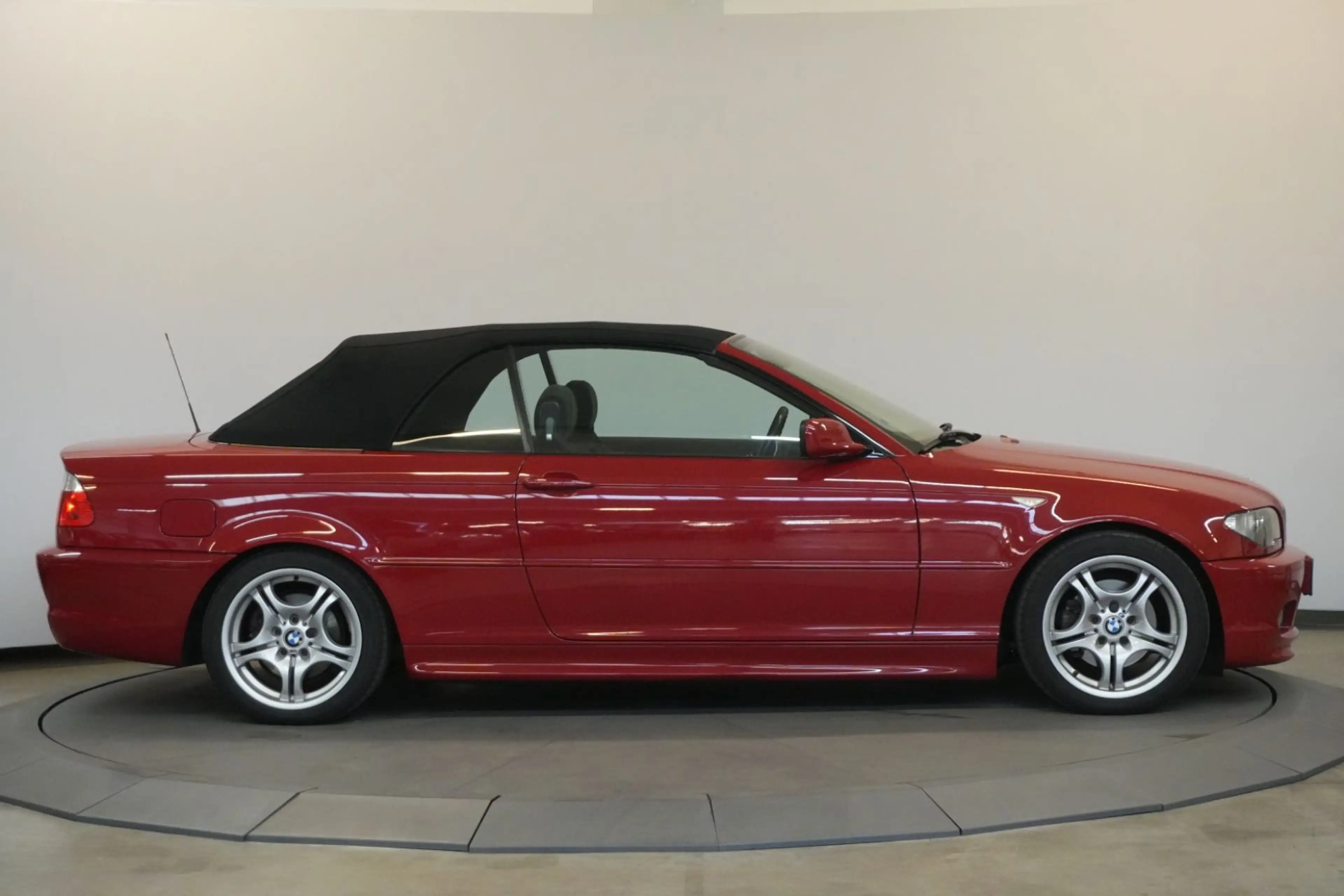 BMW 325 Cabrio M-Sport IMOLA ROT — photo 12