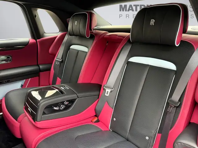 Rolls-Royce Ghost view 8