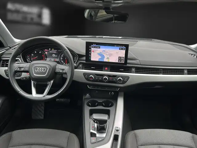 Audi A4 view 13