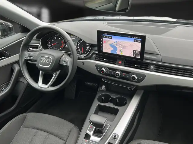 Audi A4 view 14