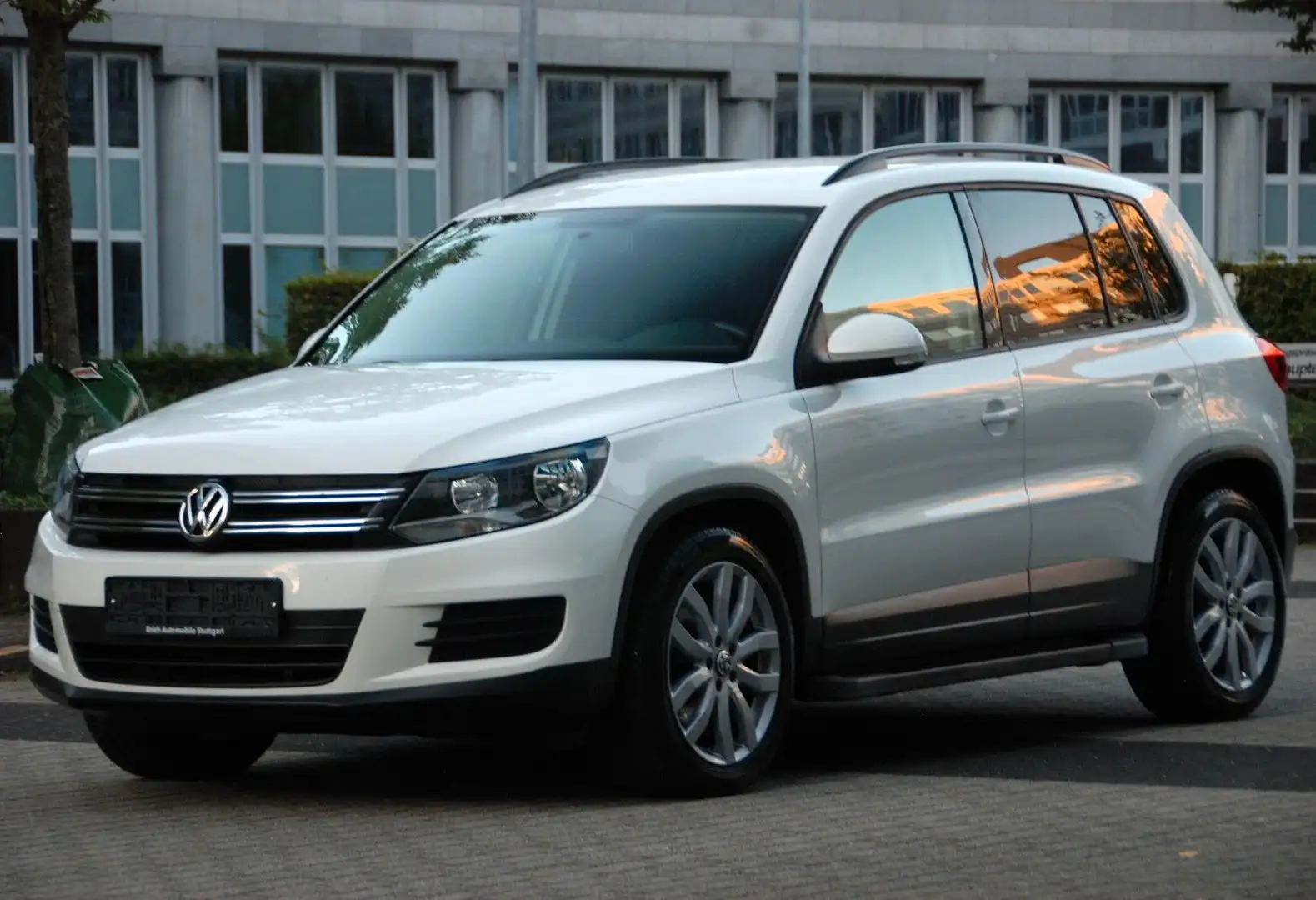 Volkswagen Tiguan Trend & Fun BMT| 2. HAND| SZH| PDC| KLIMA Weiß - 1