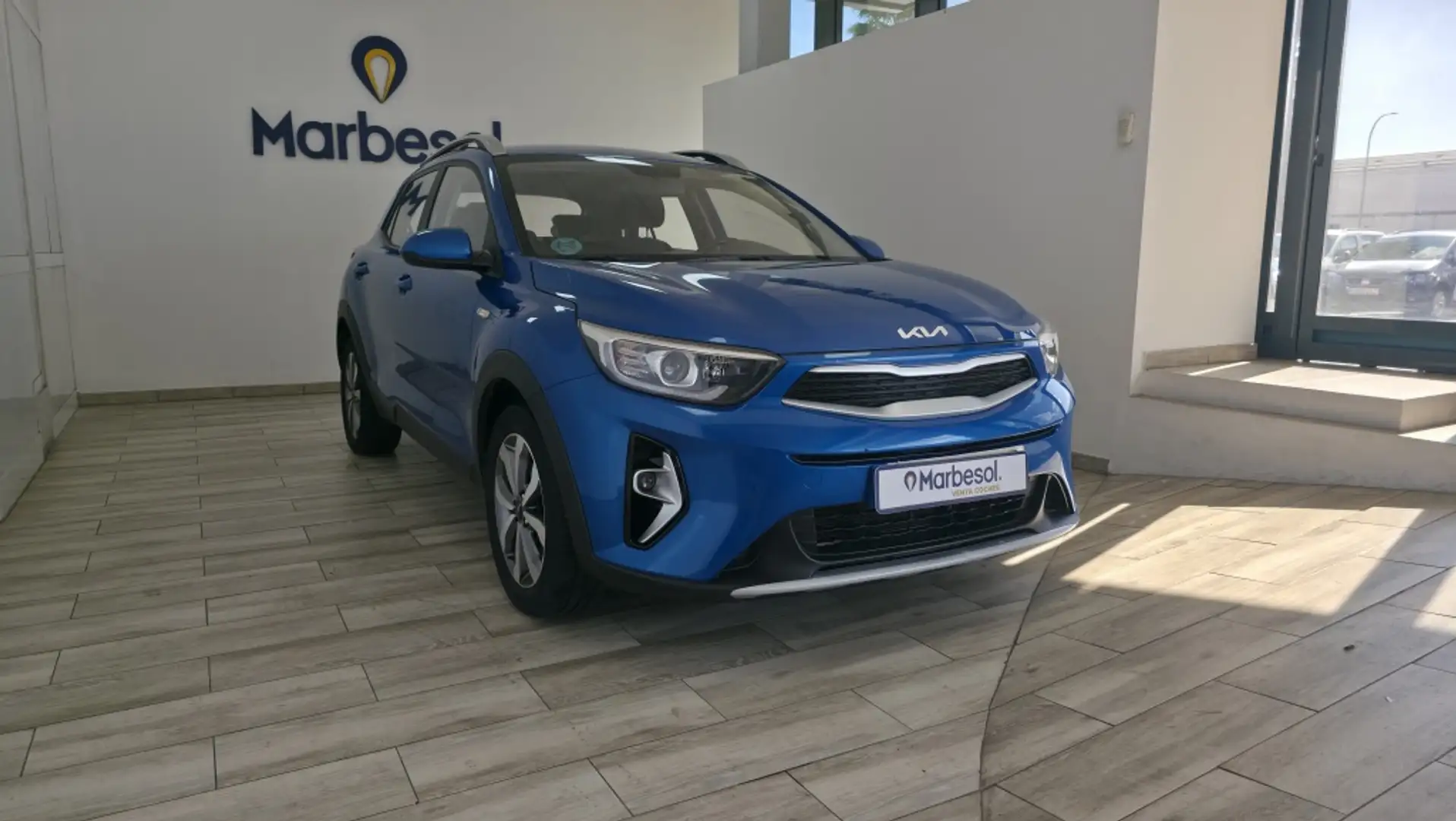 Kia Stonic 1.0 T-GDi MHEV iMT Concept Plus 100 Bleu - 2