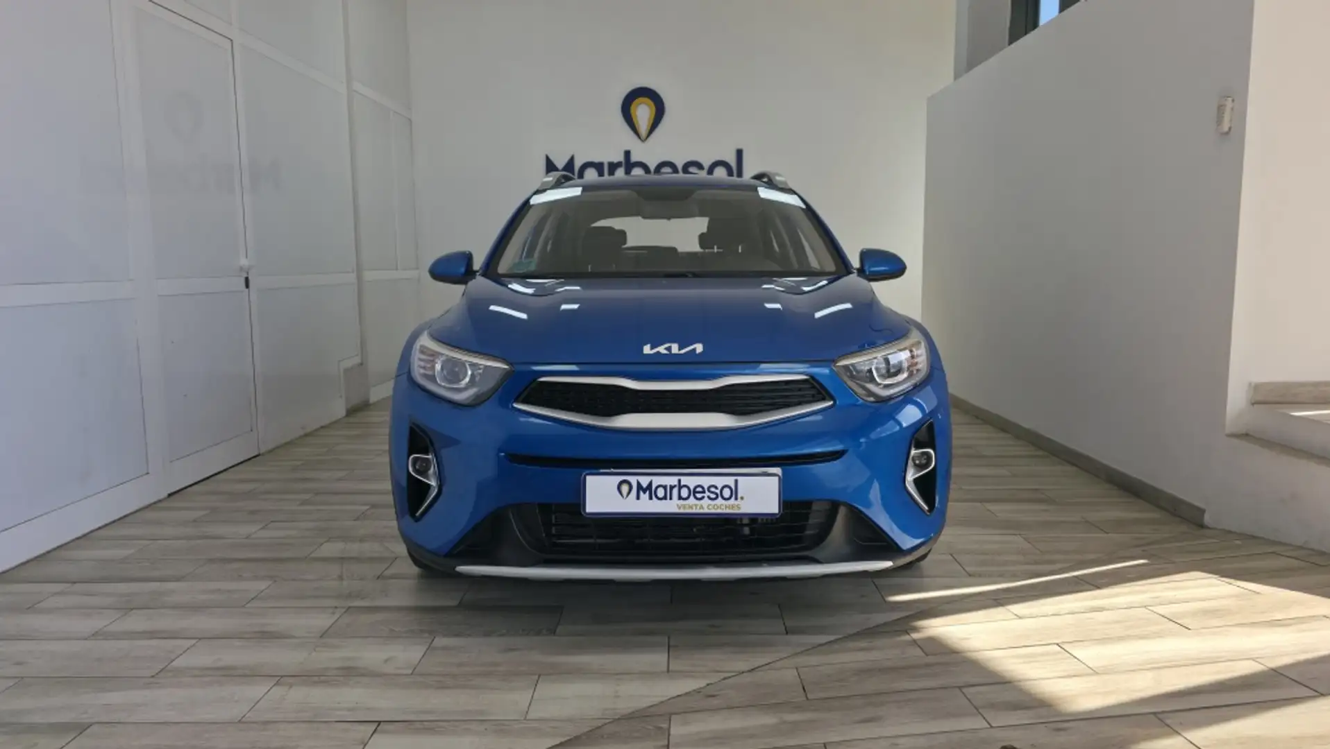 Kia Stonic 1.0 T-GDi MHEV iMT Concept Plus 100 Bleu - 1