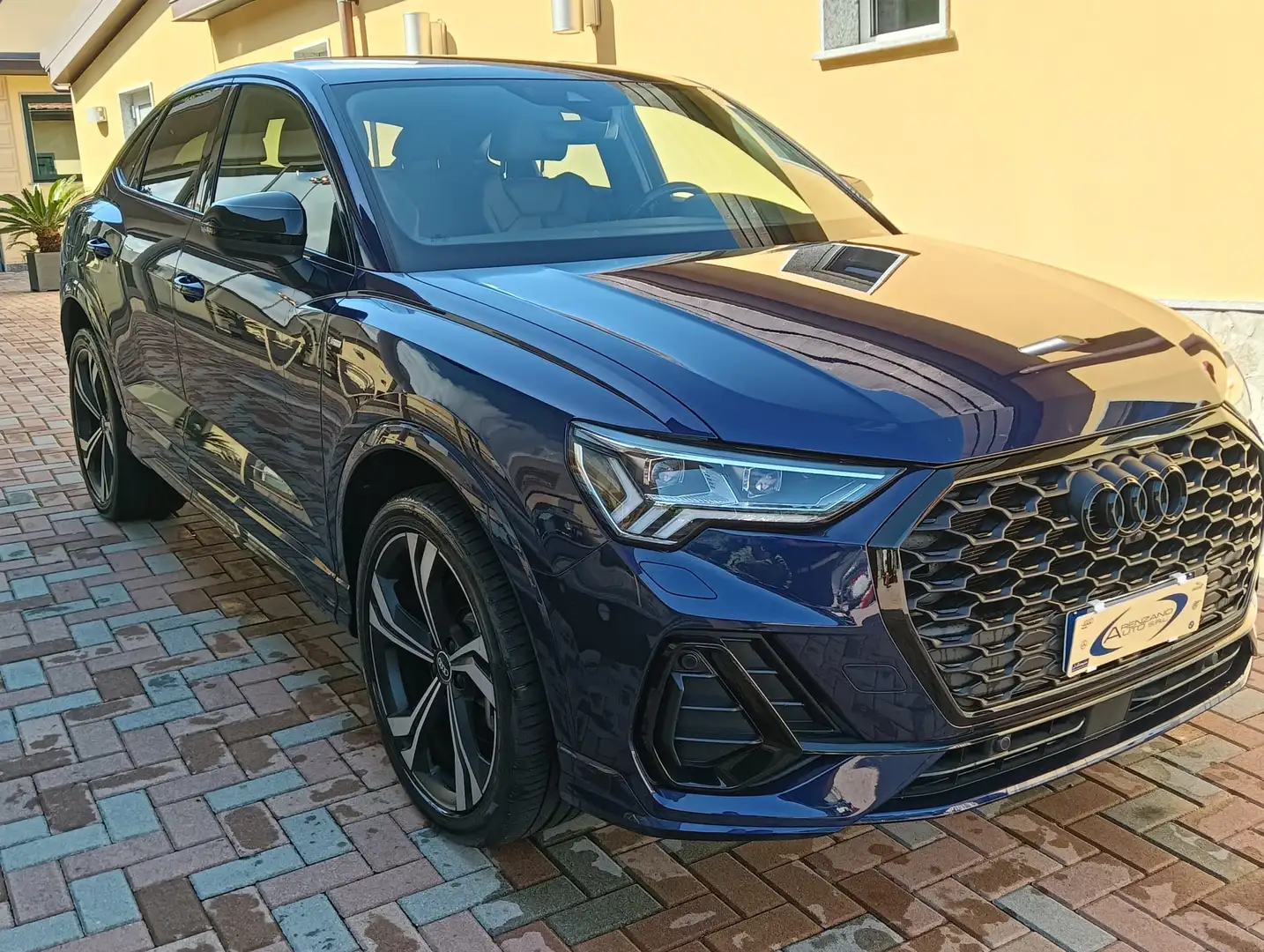 Audi Q3 Q3 I 2019 Sportback e-tron Blau - 2