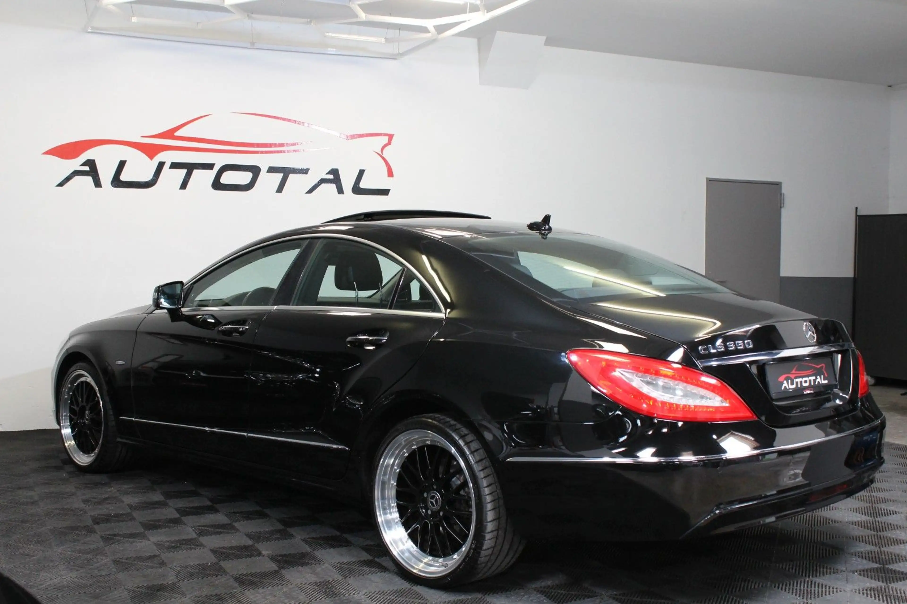 Mercedes-Benz CLS 350 *BlueEfficiency*Navi*Tot&SpurAssist*Voll* — photo 14