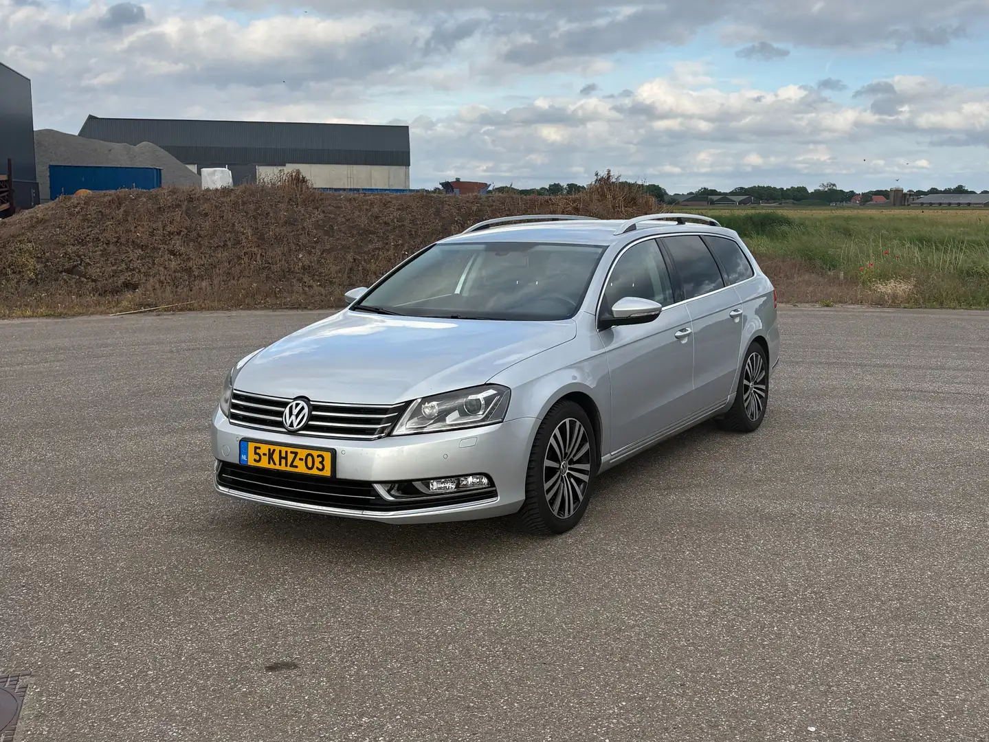 Volkswagen Passat Passat 1.6 TDI High Exec L. Zilver - 1