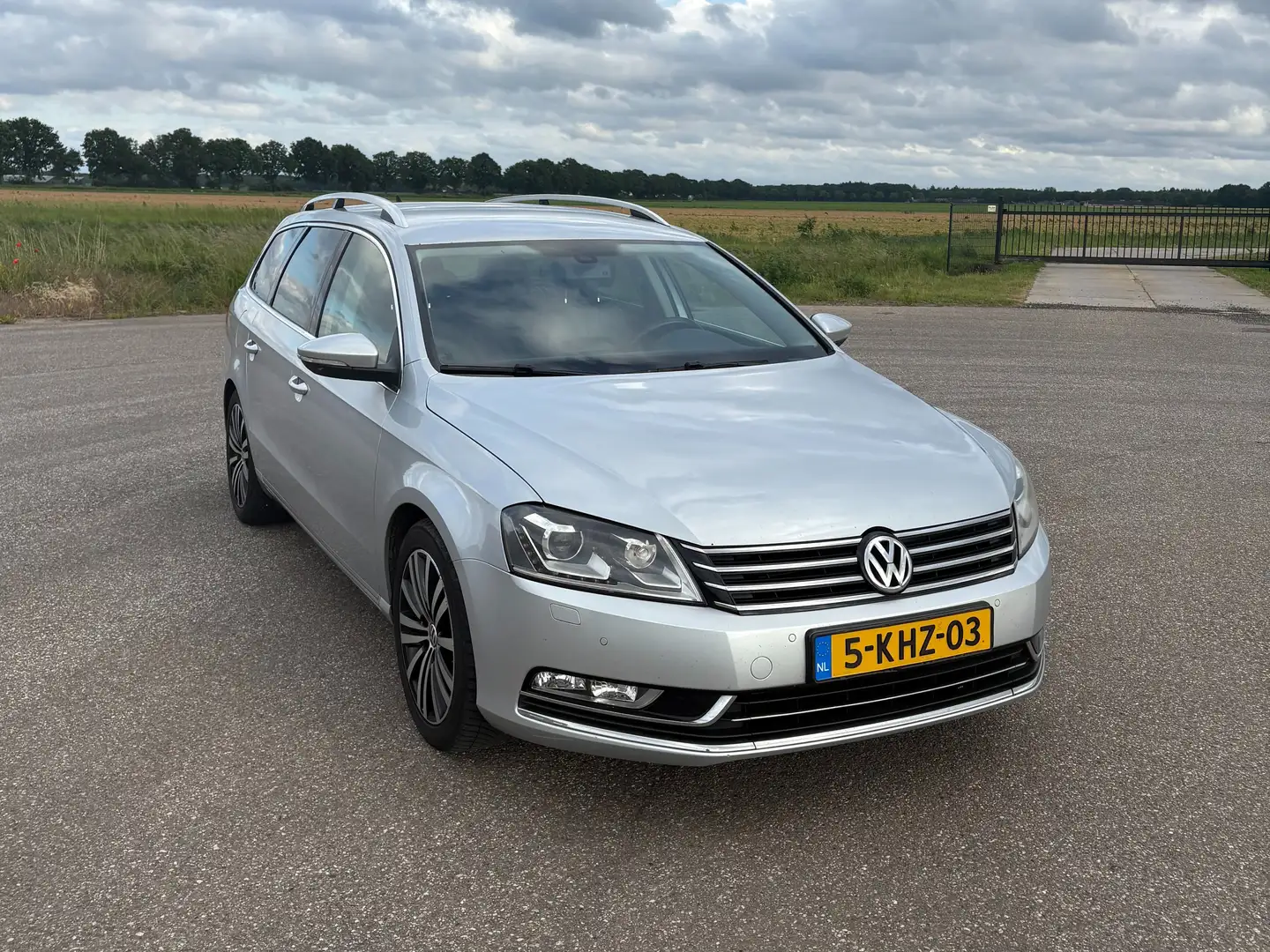 Volkswagen Passat Passat 1.6 TDI High Exec L. Zilver - 2